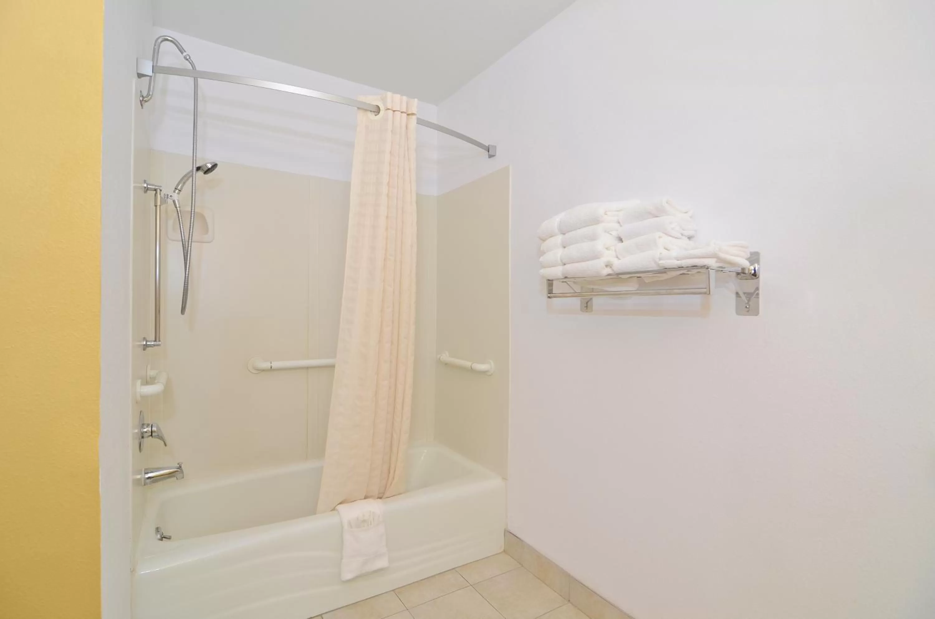 Americas Best Value Inn Iola