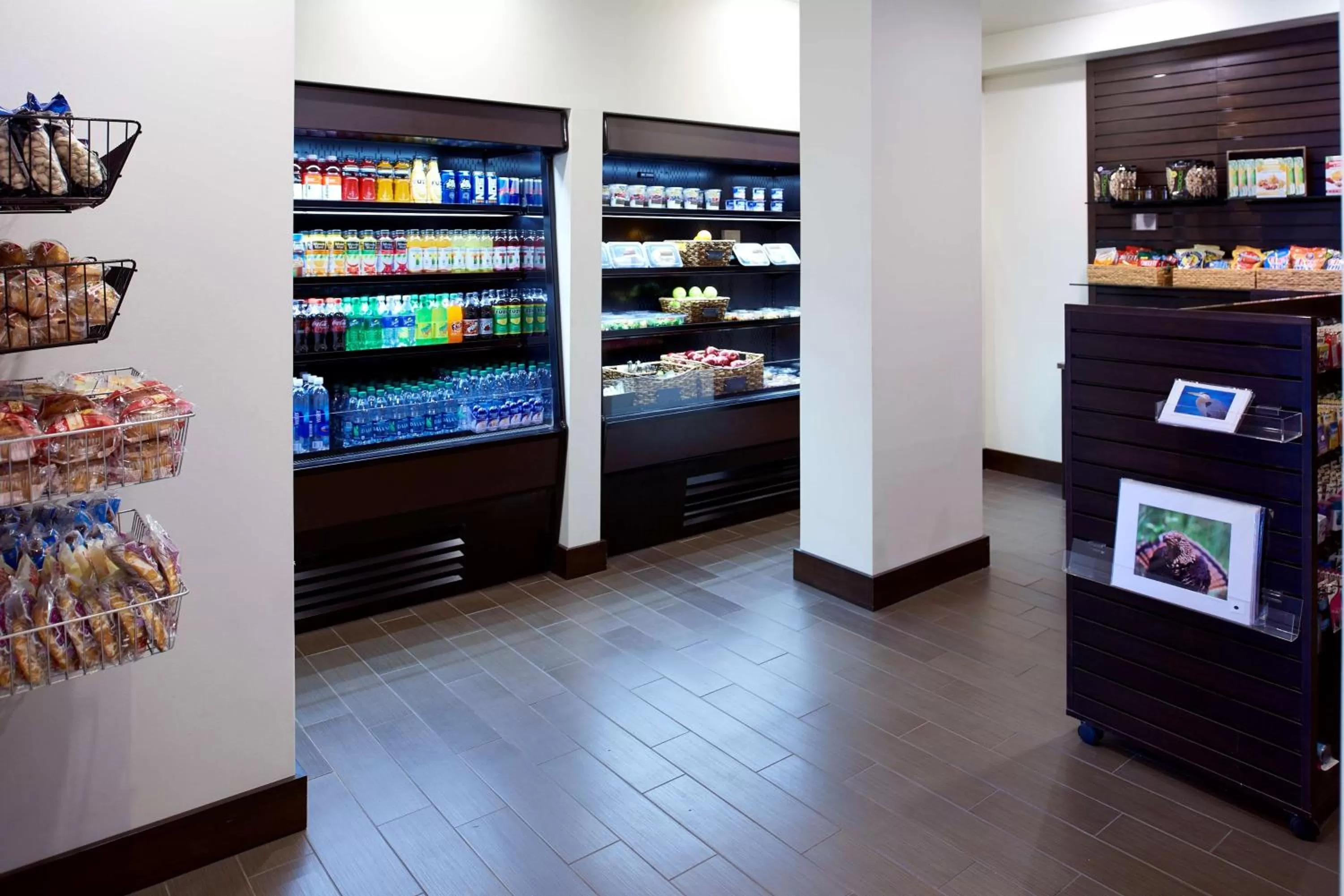 Restaurant/places to eat in Hilton Minneapolis-St Paul Airport