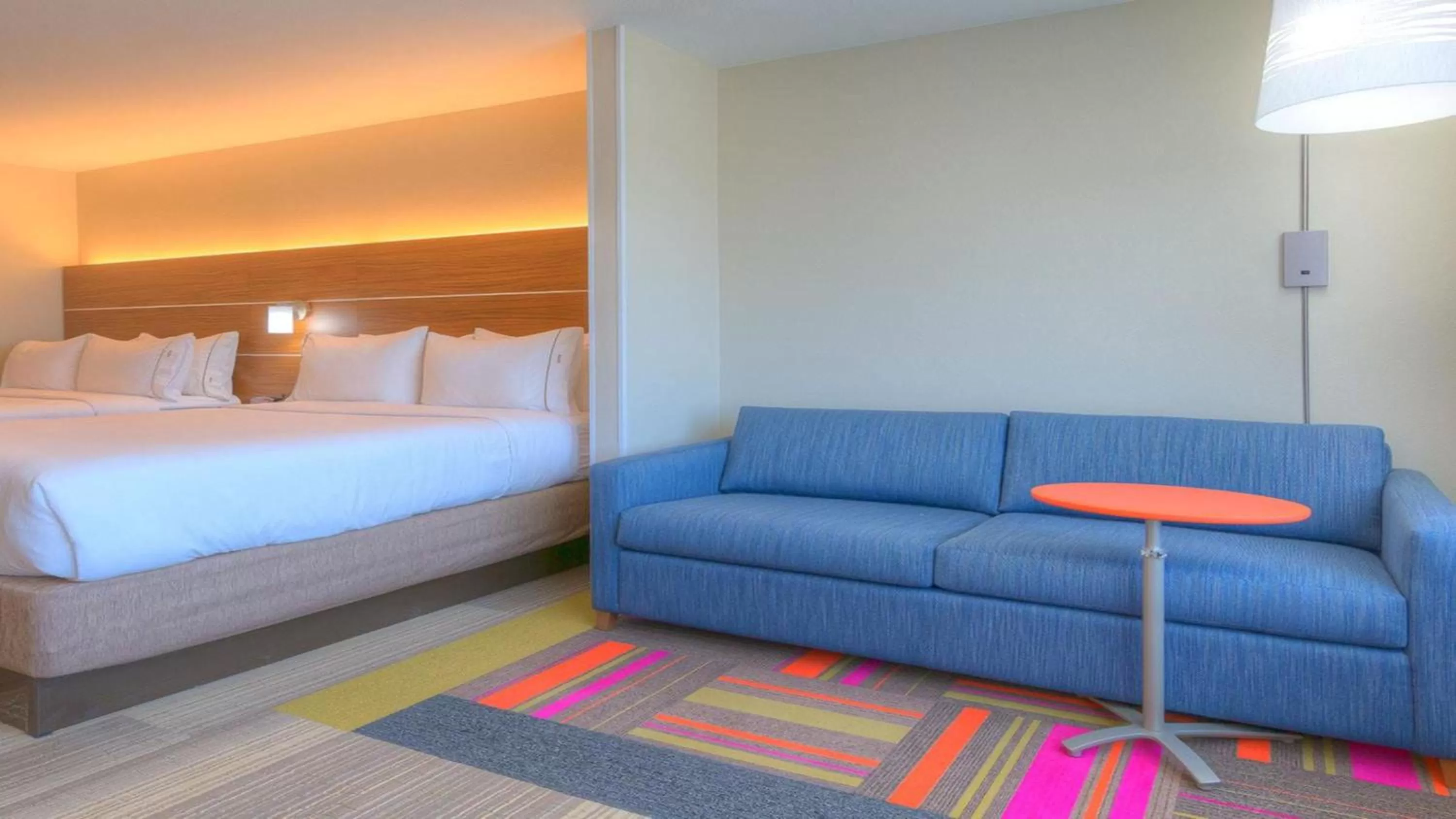 Photo of the whole room, Bed in Holiday Inn Express Hotel & Suites Mount Pleasant by IHG