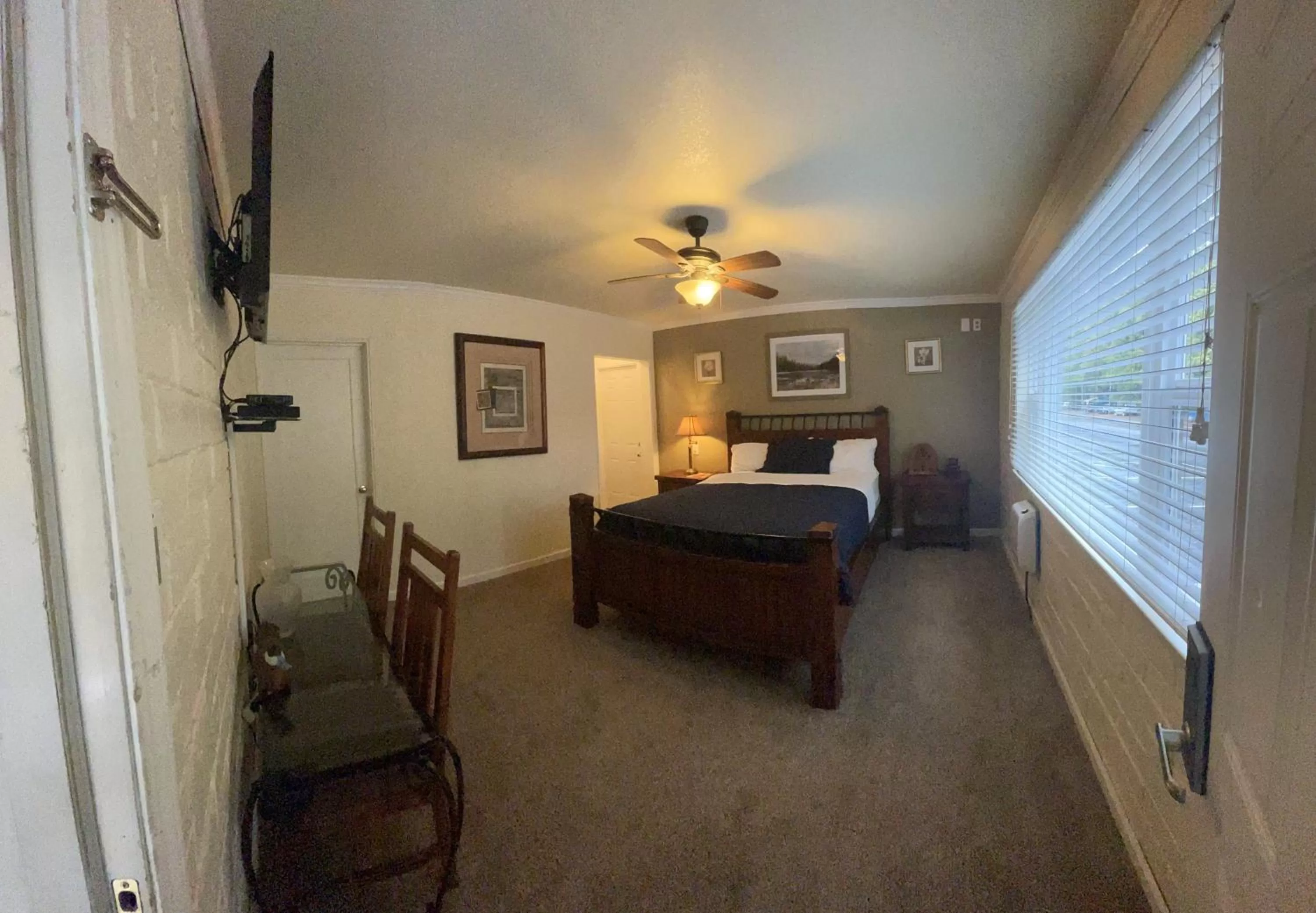 Bed in Sierra Woods Lodge