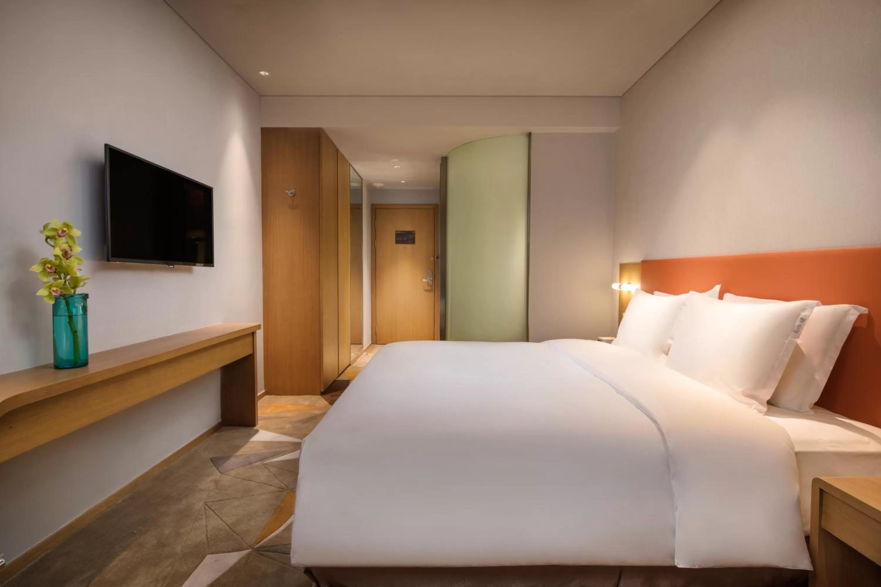 Bed in Holiday Inn Express Suzhou New District by IHG