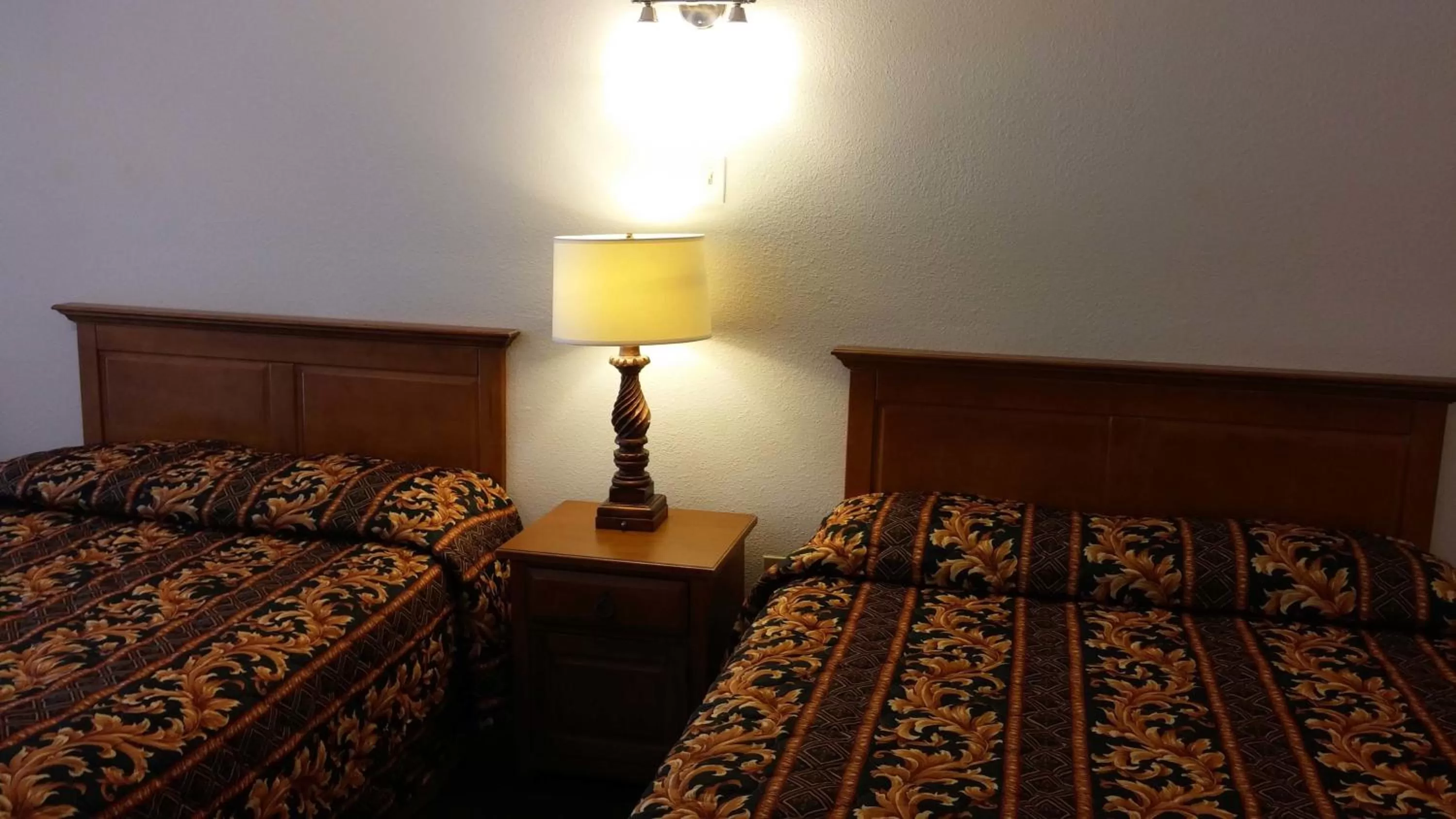 Other, Bed in Country Regency Inn & Suites