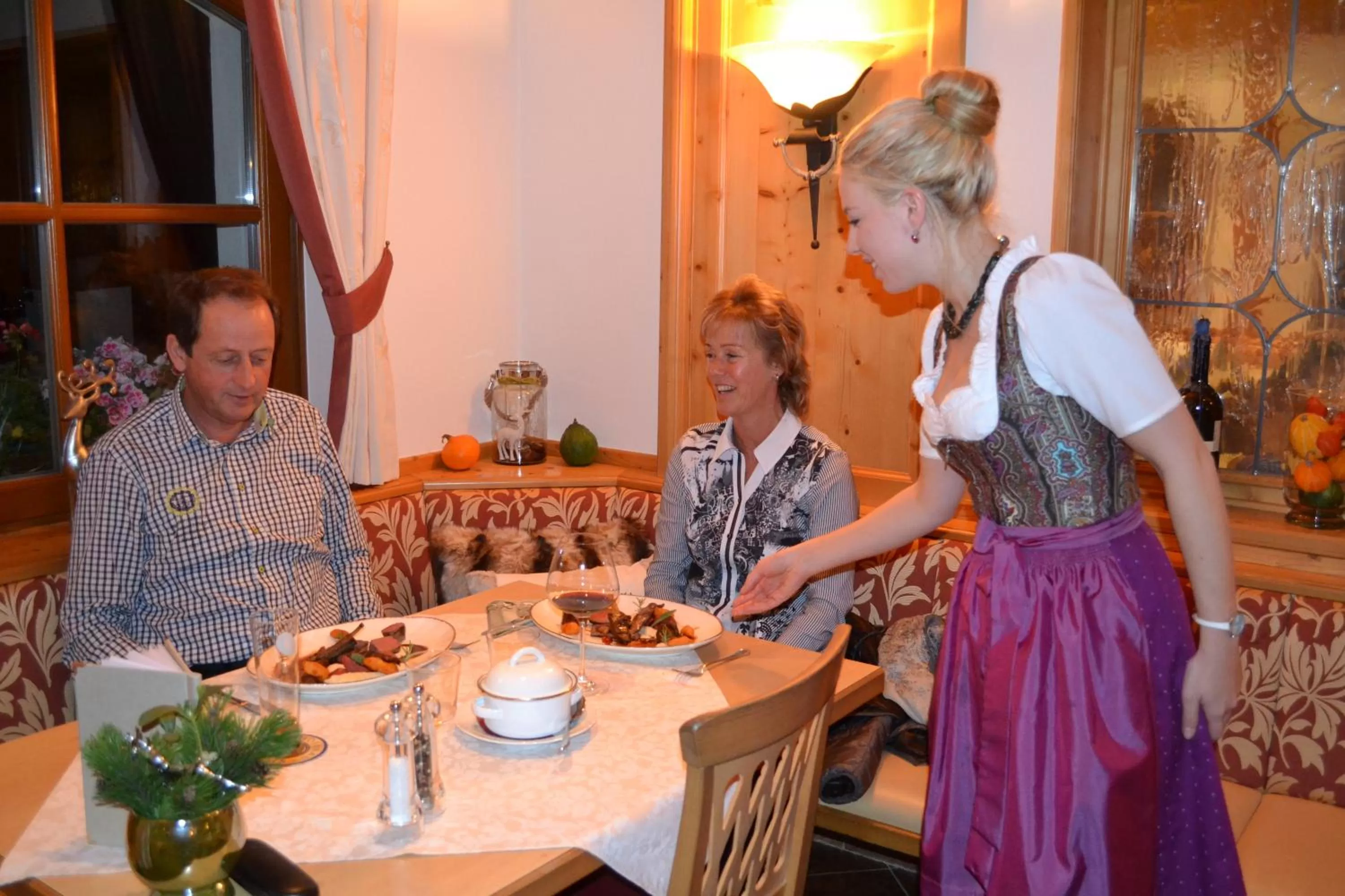 Restaurant/places to eat in Hotel und Alpen Apartments mit Sauna - Bürglhöh