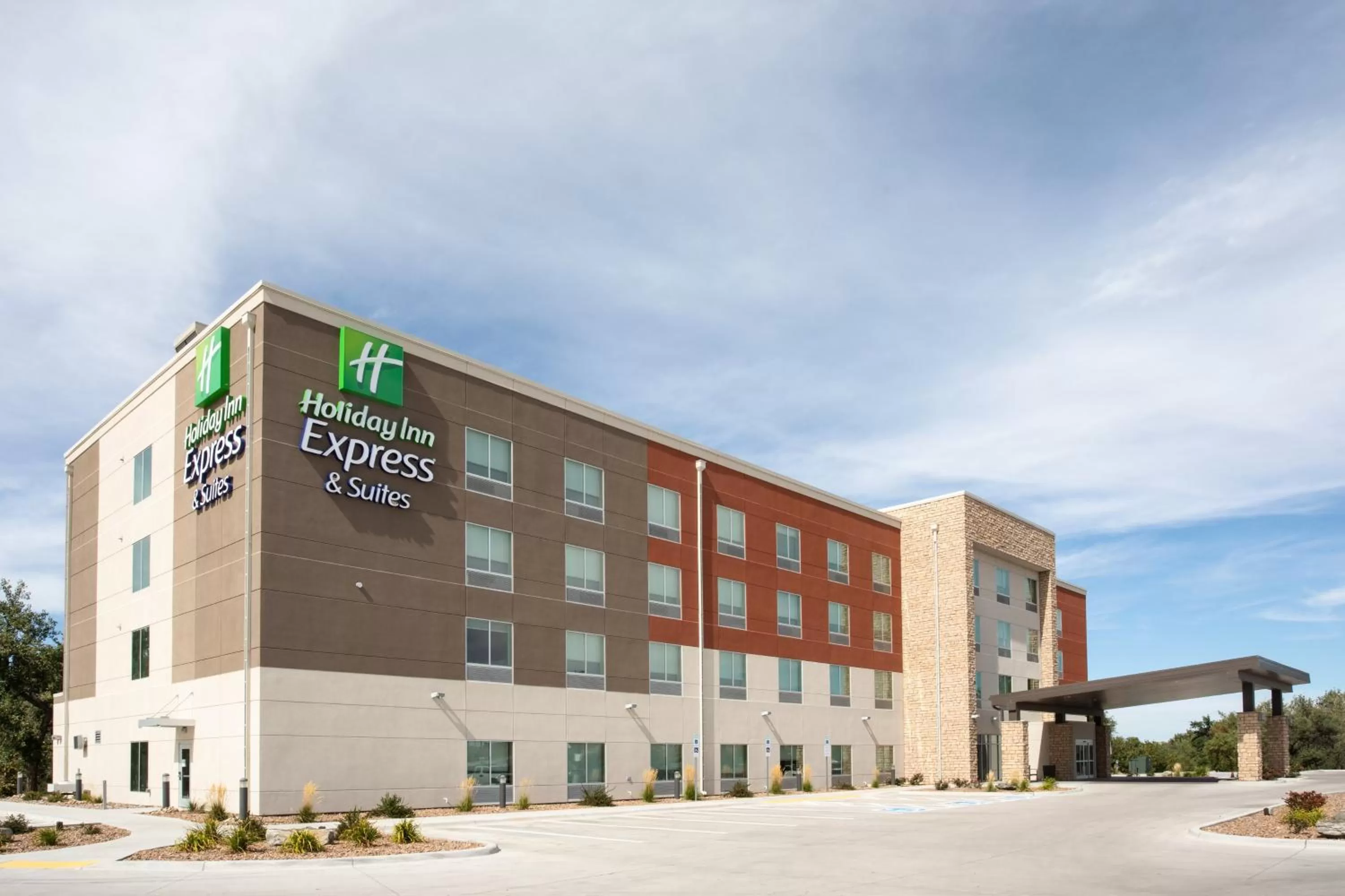 Property building in Holiday Inn Express & Suites - Sterling by IHG