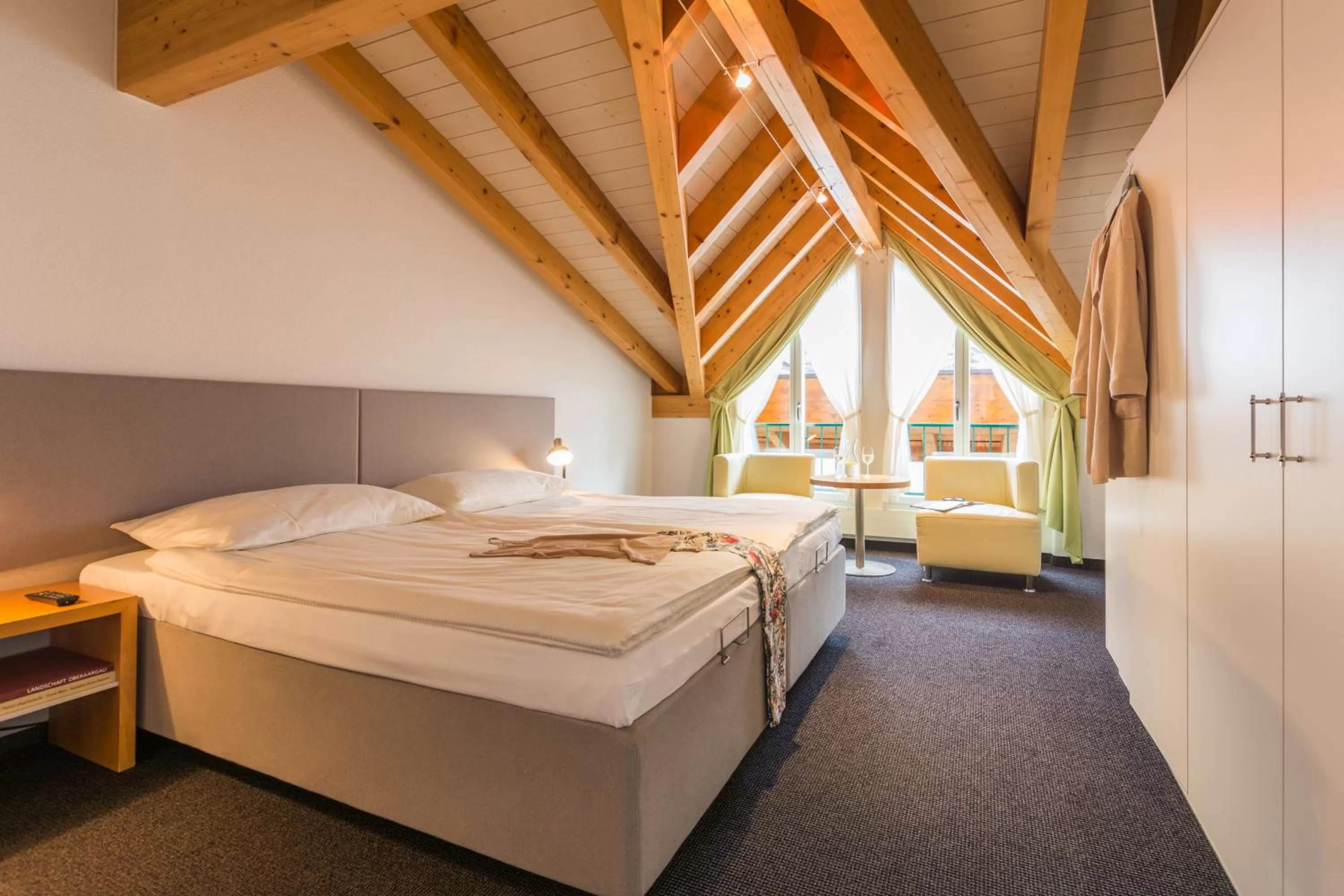 Suite with Lake View - Annex in Solbadhotel Sigriswil