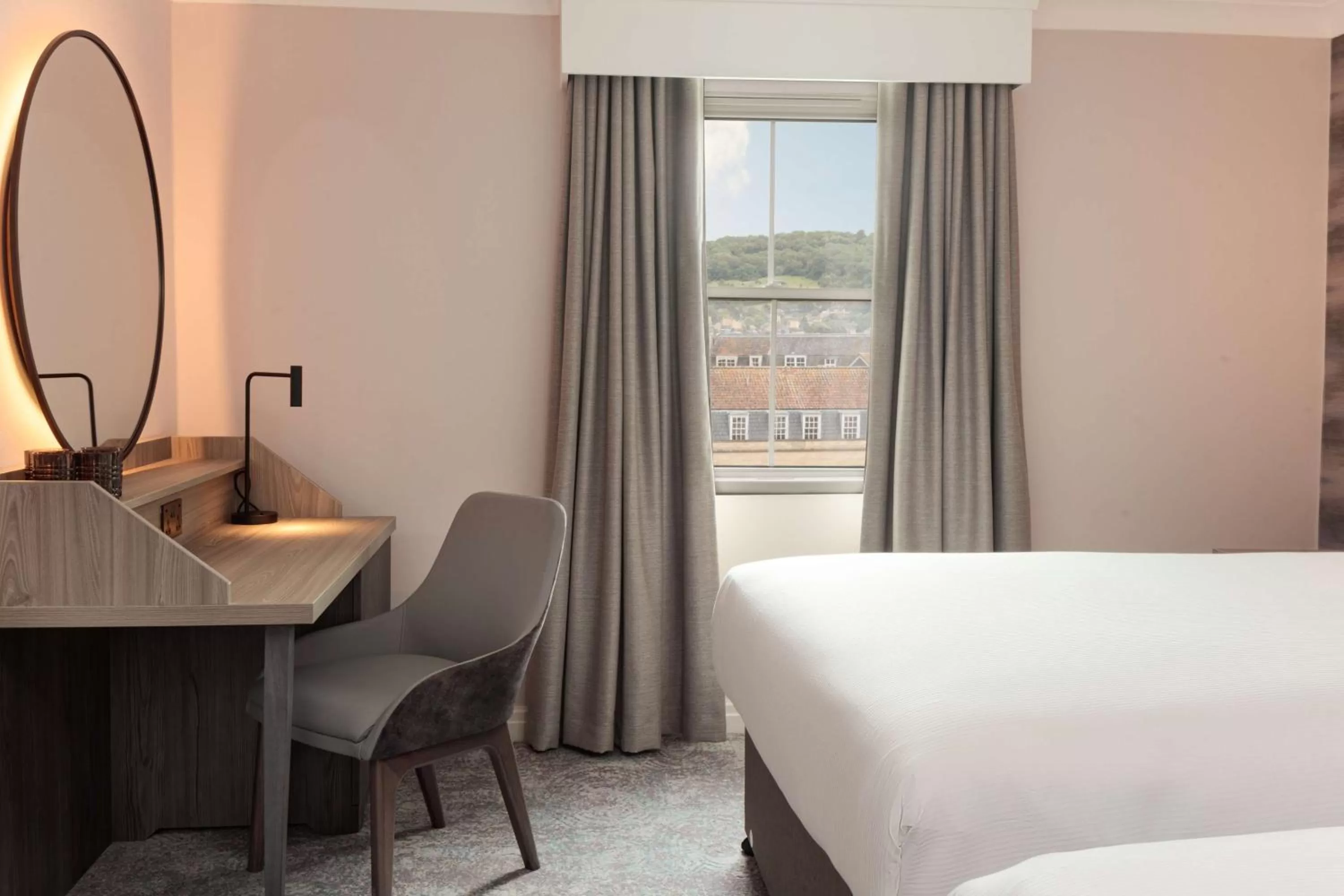 Bedroom, Bed in DoubleTree by Hilton Bath