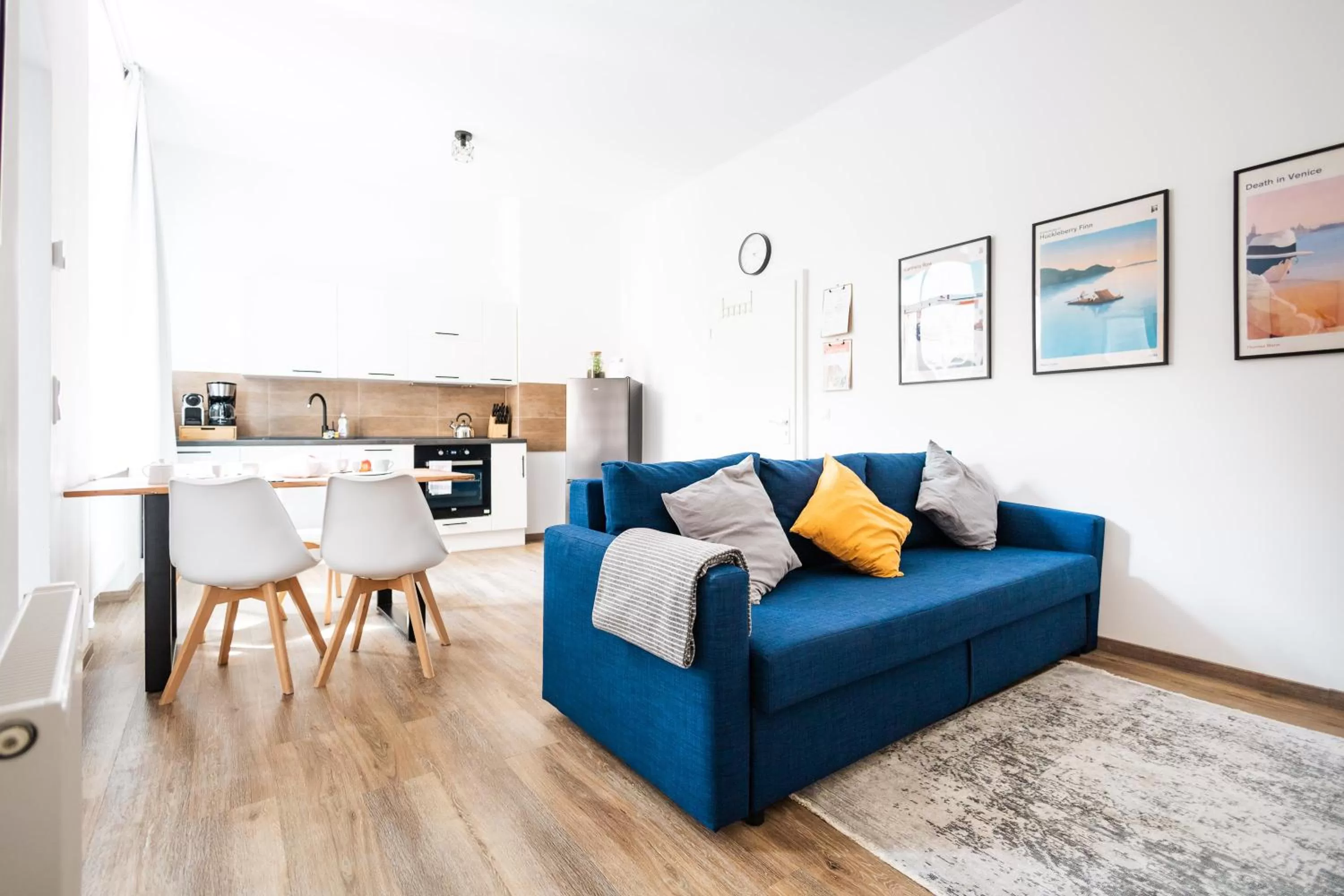 Kitchen or kitchenette in Apartments am Neuen Theater - Altstadt - Zentral - Küche - Wifi - Powered by Ko-Living