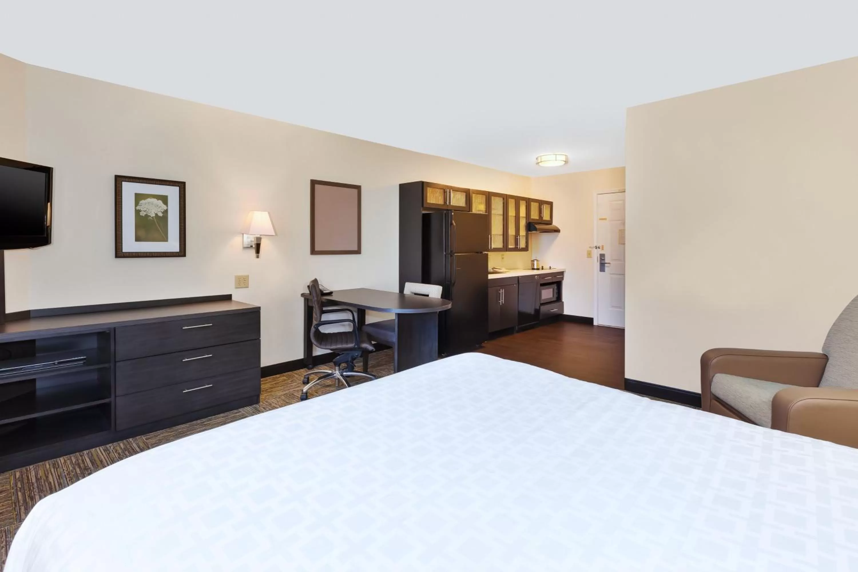 Photo of the whole room, Bed in Candlewood Suites Polaris by IHG
