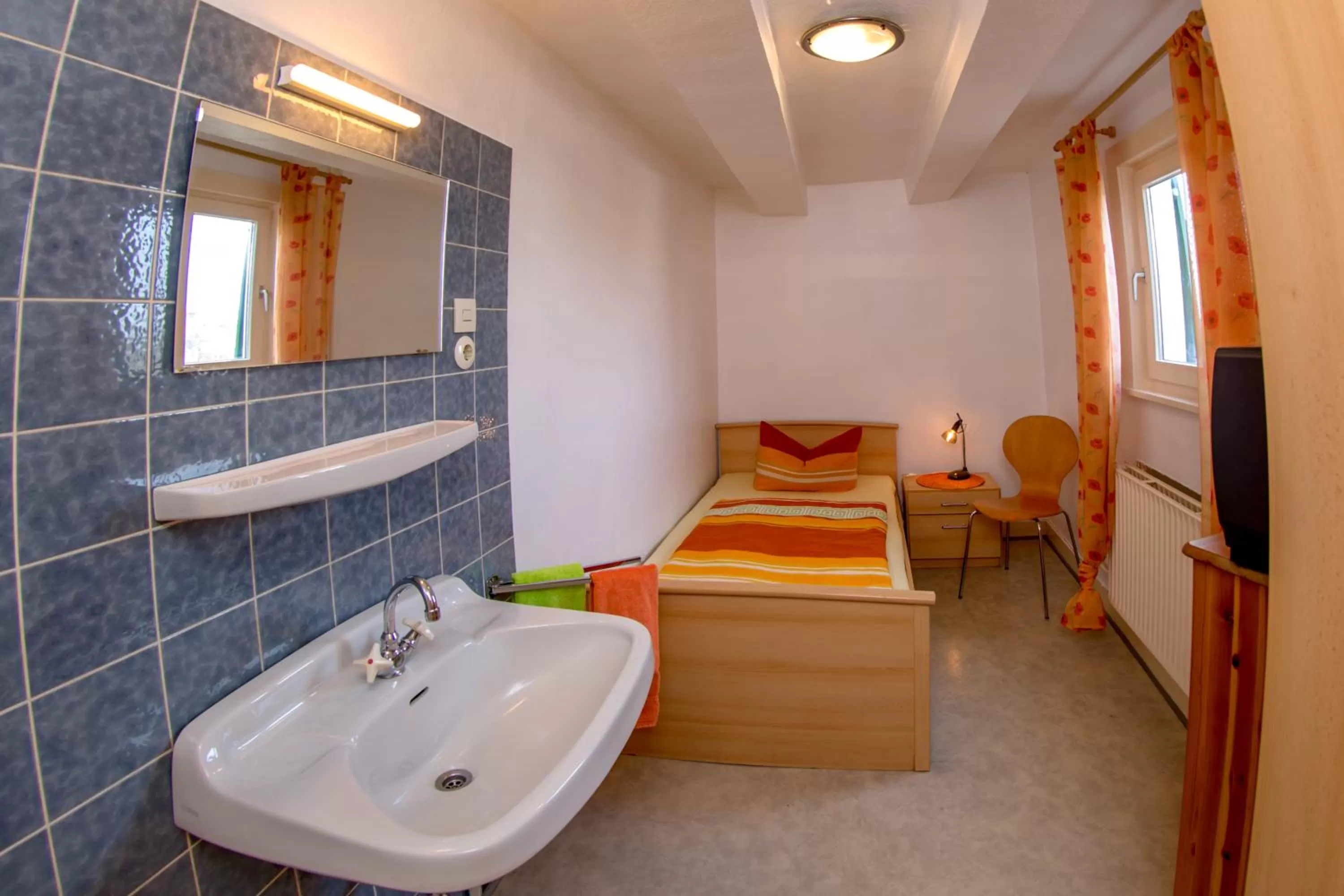 Photo of the whole room, Bed in Lindenschänke