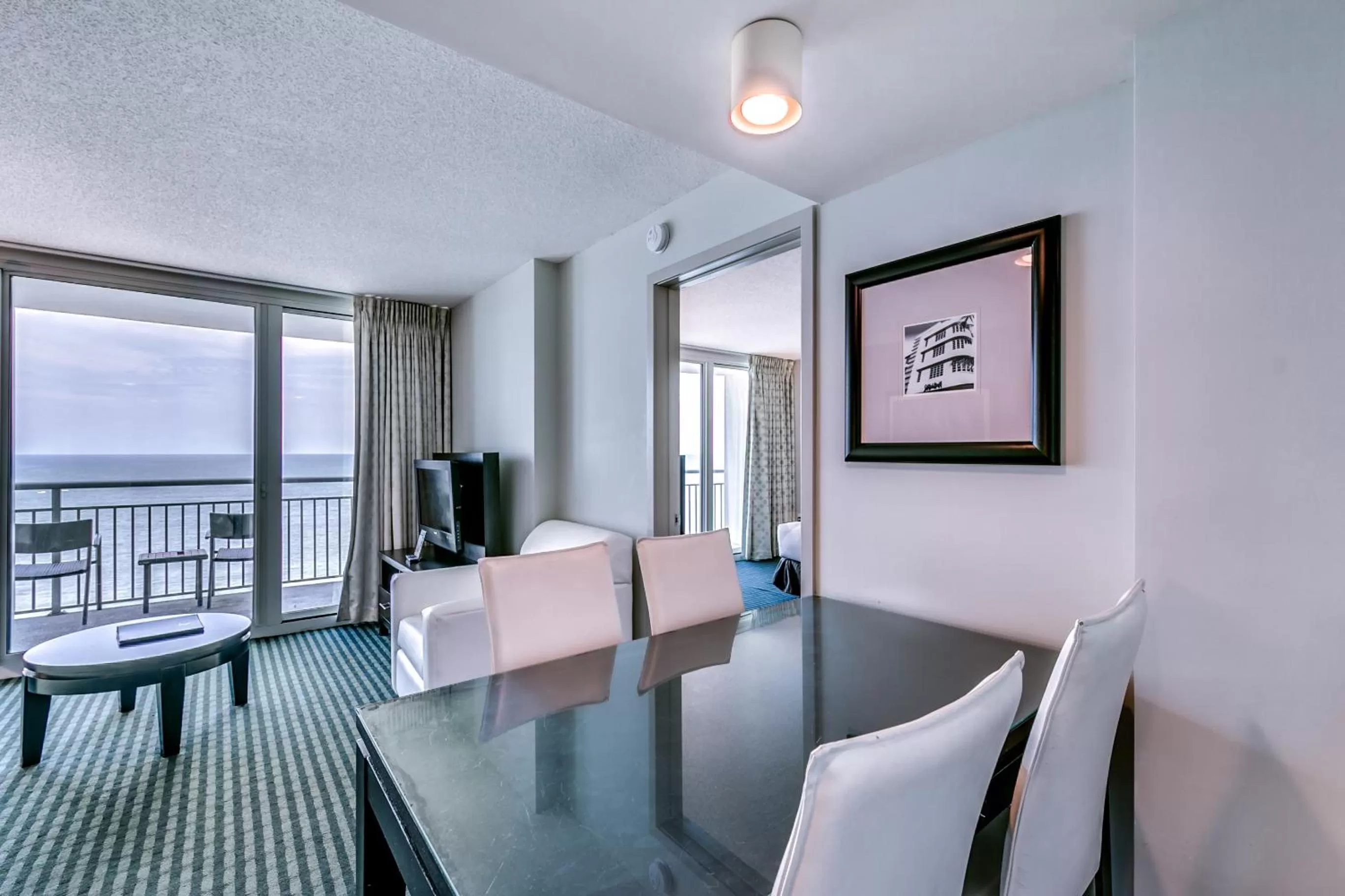 Dining area in Oceans One Resort