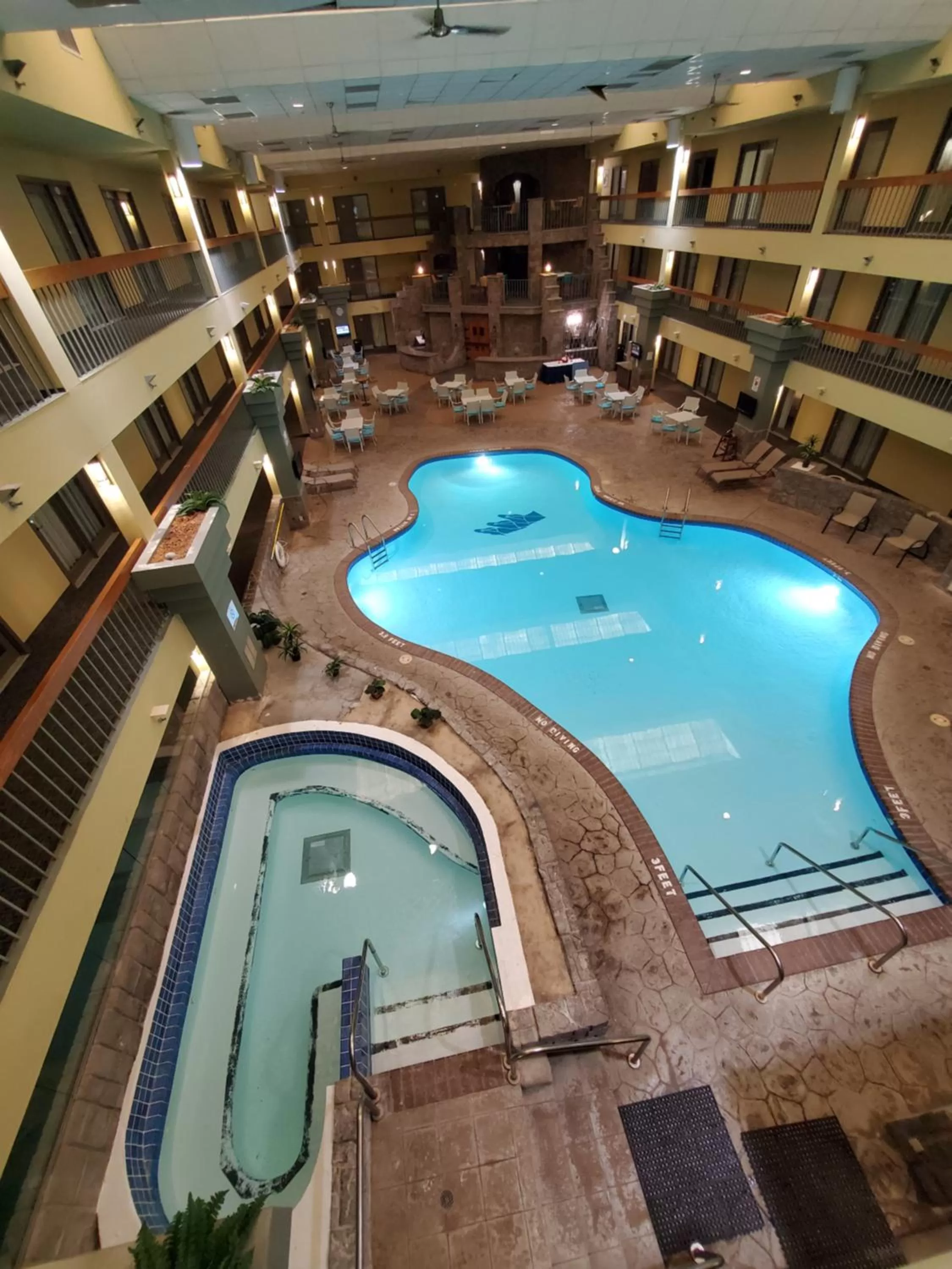 Swimming pool in Baymont by Wyndham Shakopee