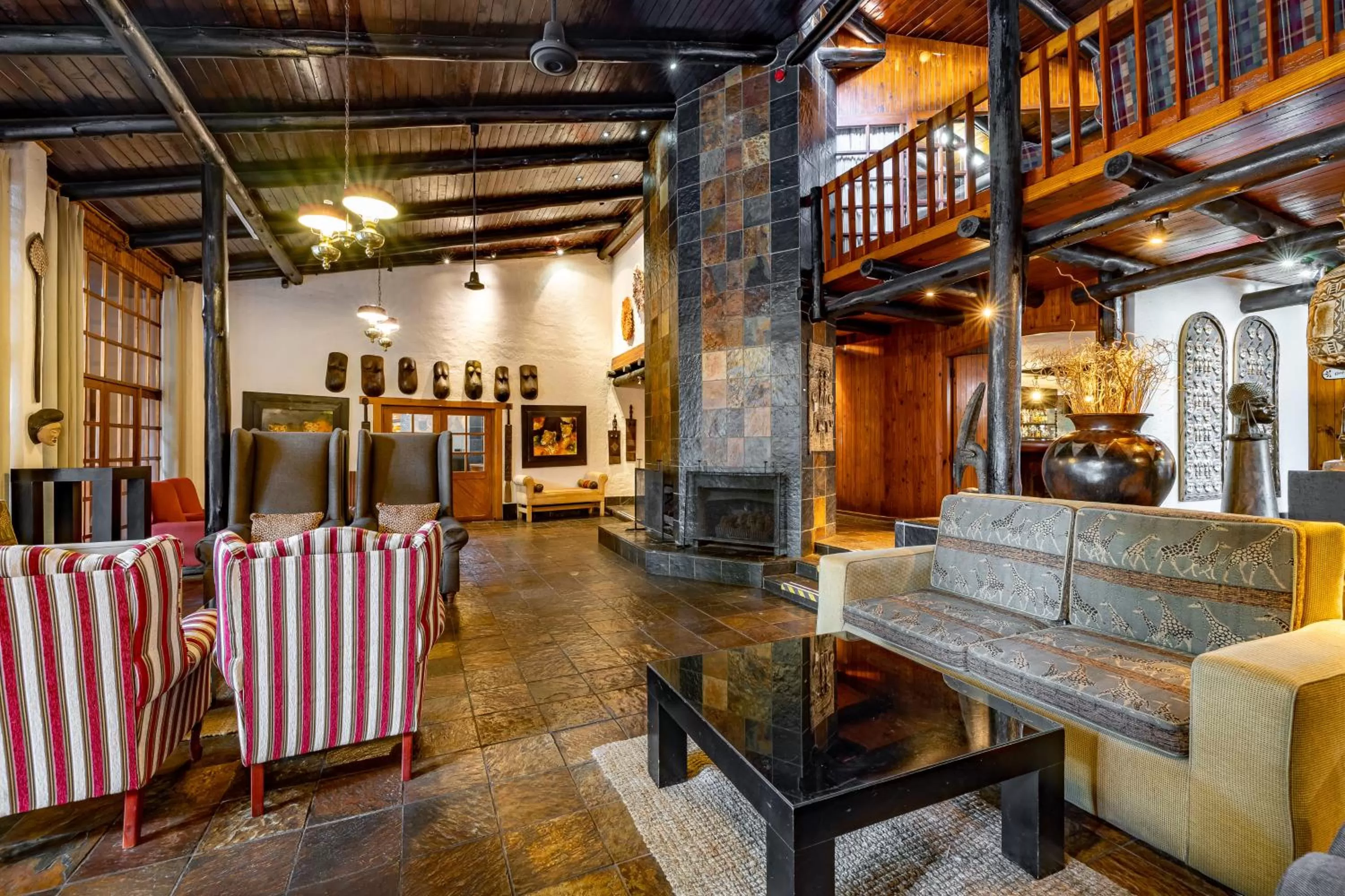 Living room in African Sky Hotels - Pine Lake Inn