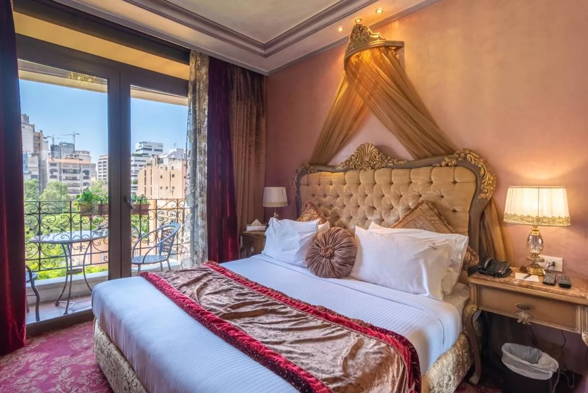 Photo of the whole room, Bed in Q Hotel