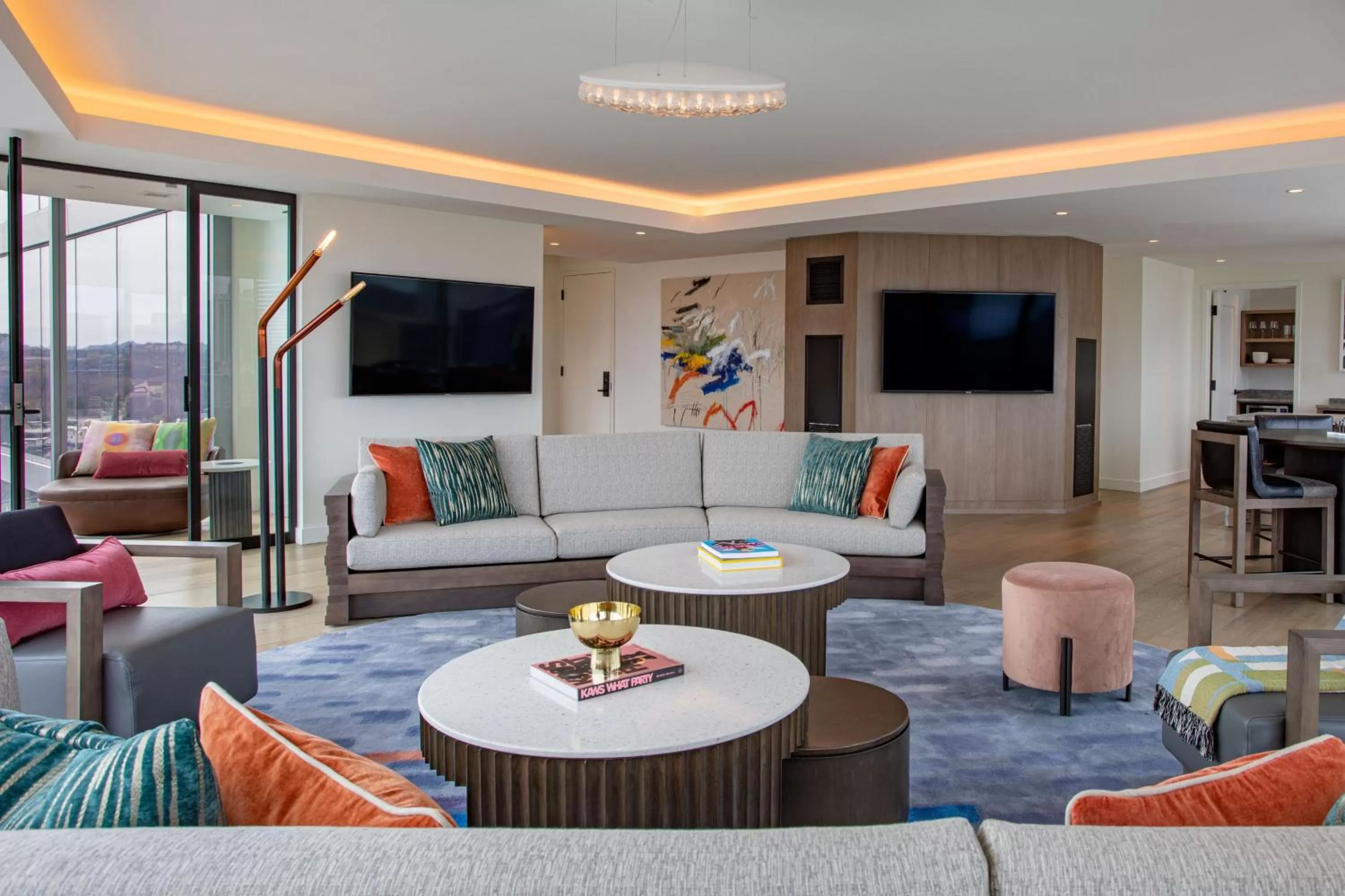 Photo of the whole room in W Nashville