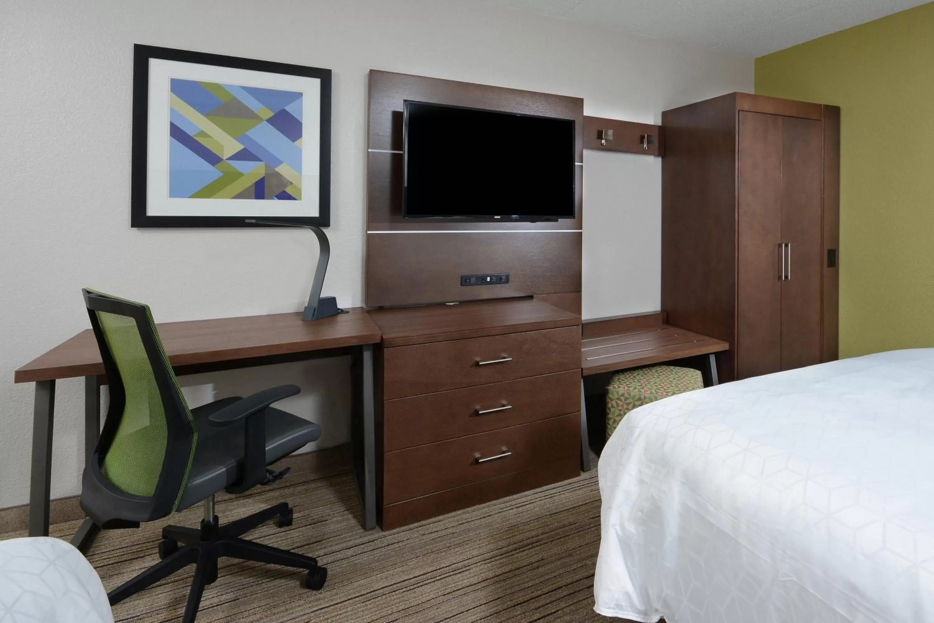 Photo of the whole room, Bed in Holiday Inn Express Danville by IHG