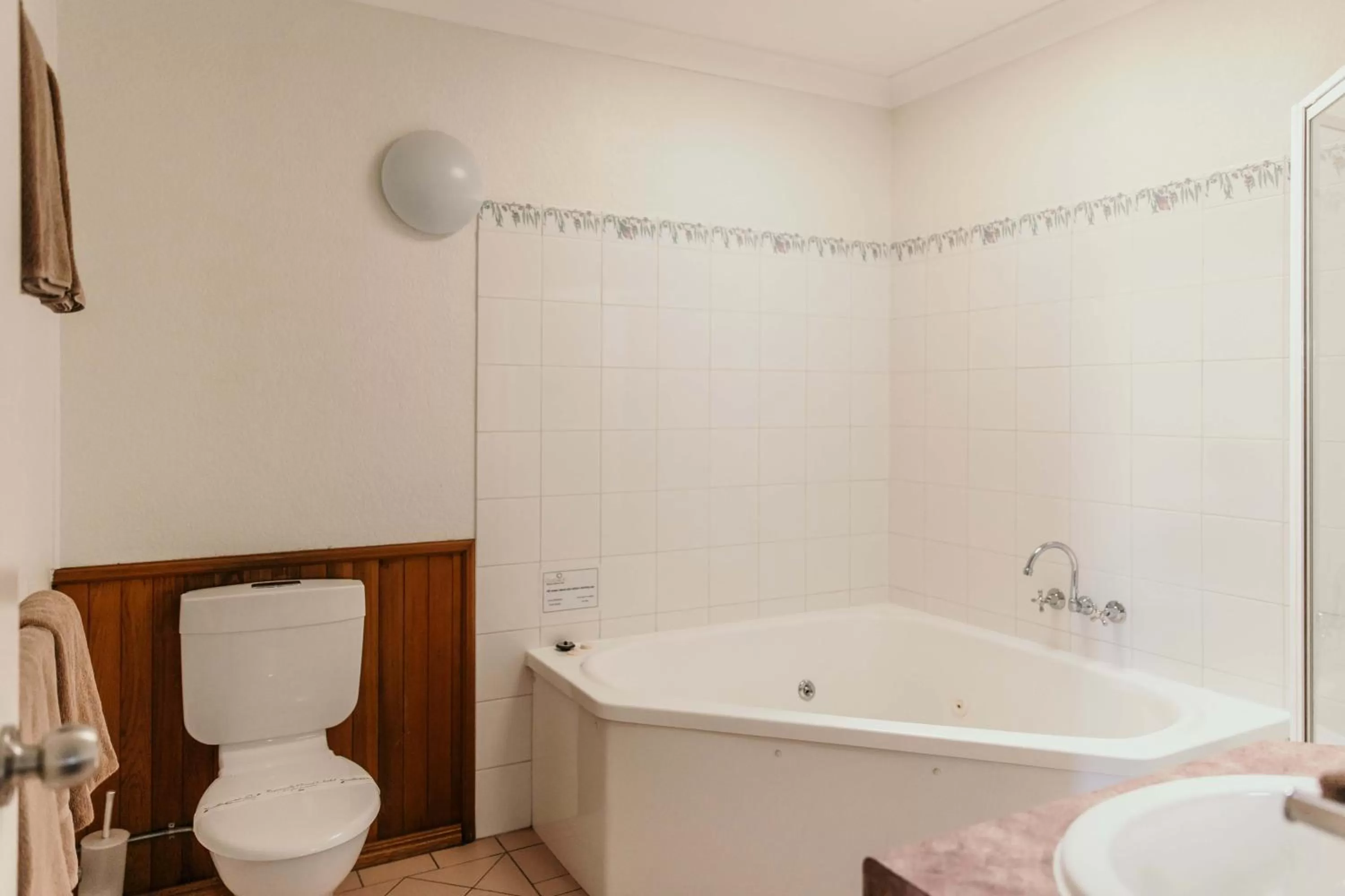 Toilet in Outback Motel Mt Isa