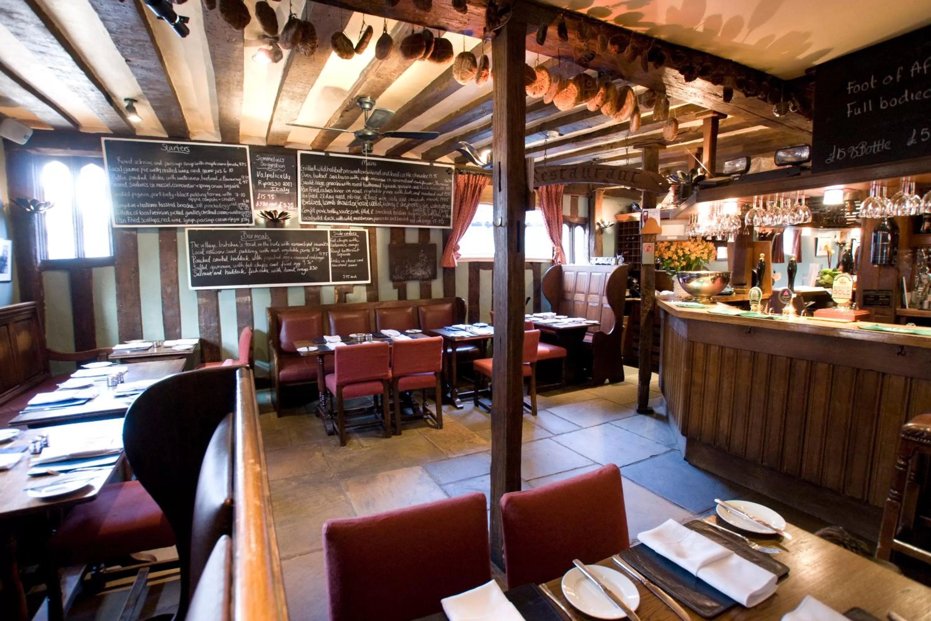 Restaurant/places to eat in The Bell Inn Hotel