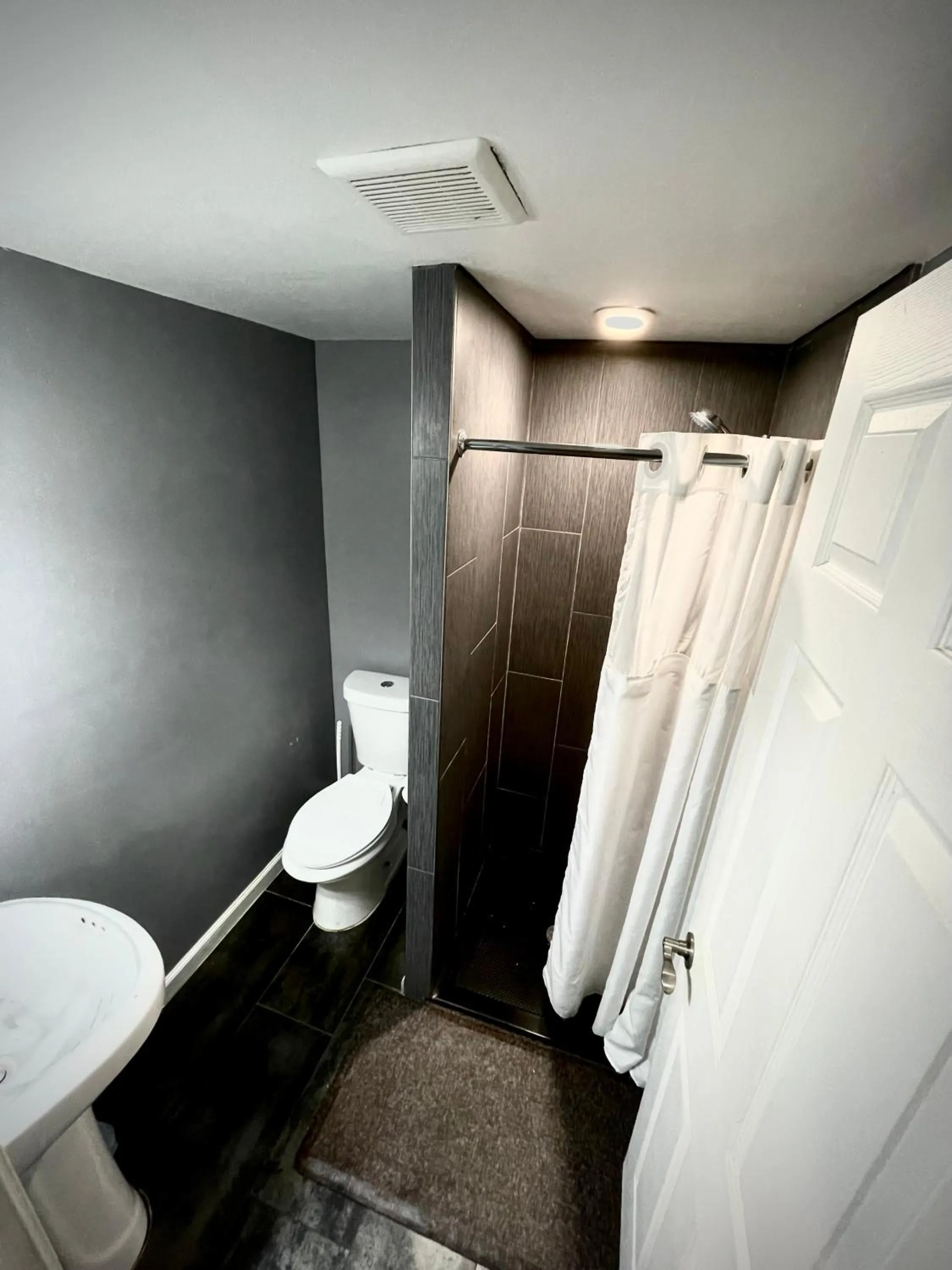 Shower in Sheridan Hostel