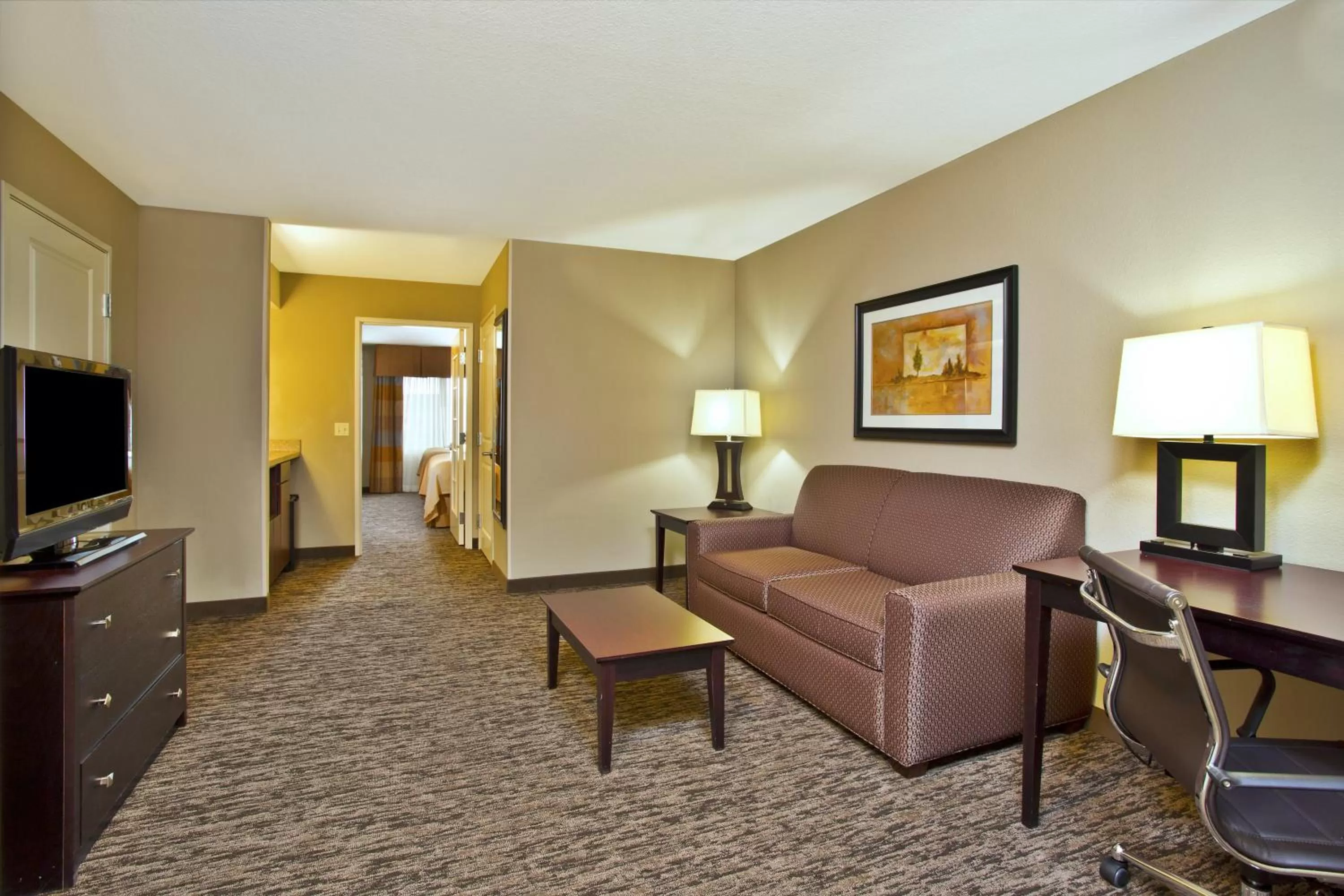 Photo of the whole room in Holiday Inn & Suites Green Bay Stadium by IHG