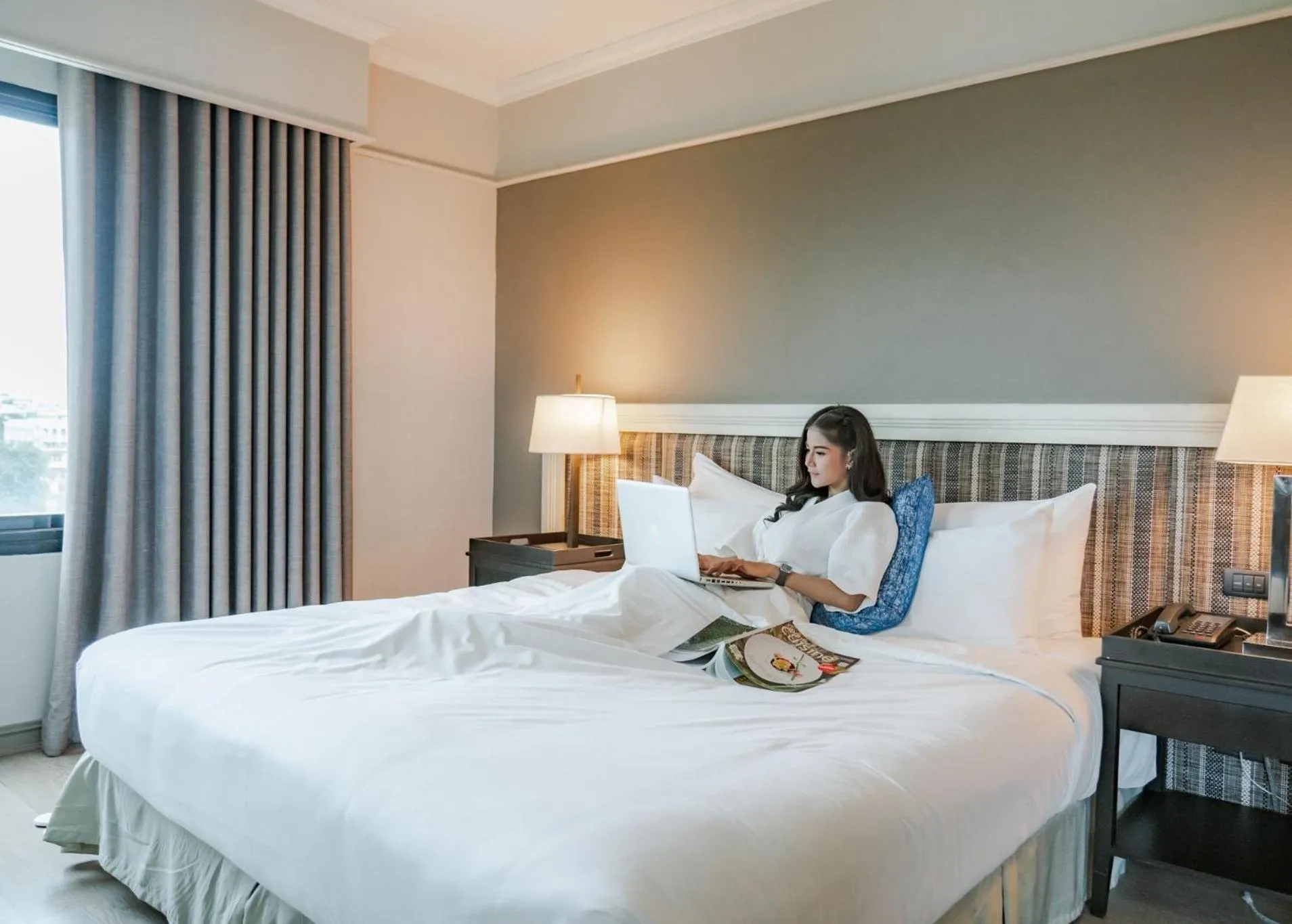 Photo of the whole room, Bed in The Grand Riverside Hotel