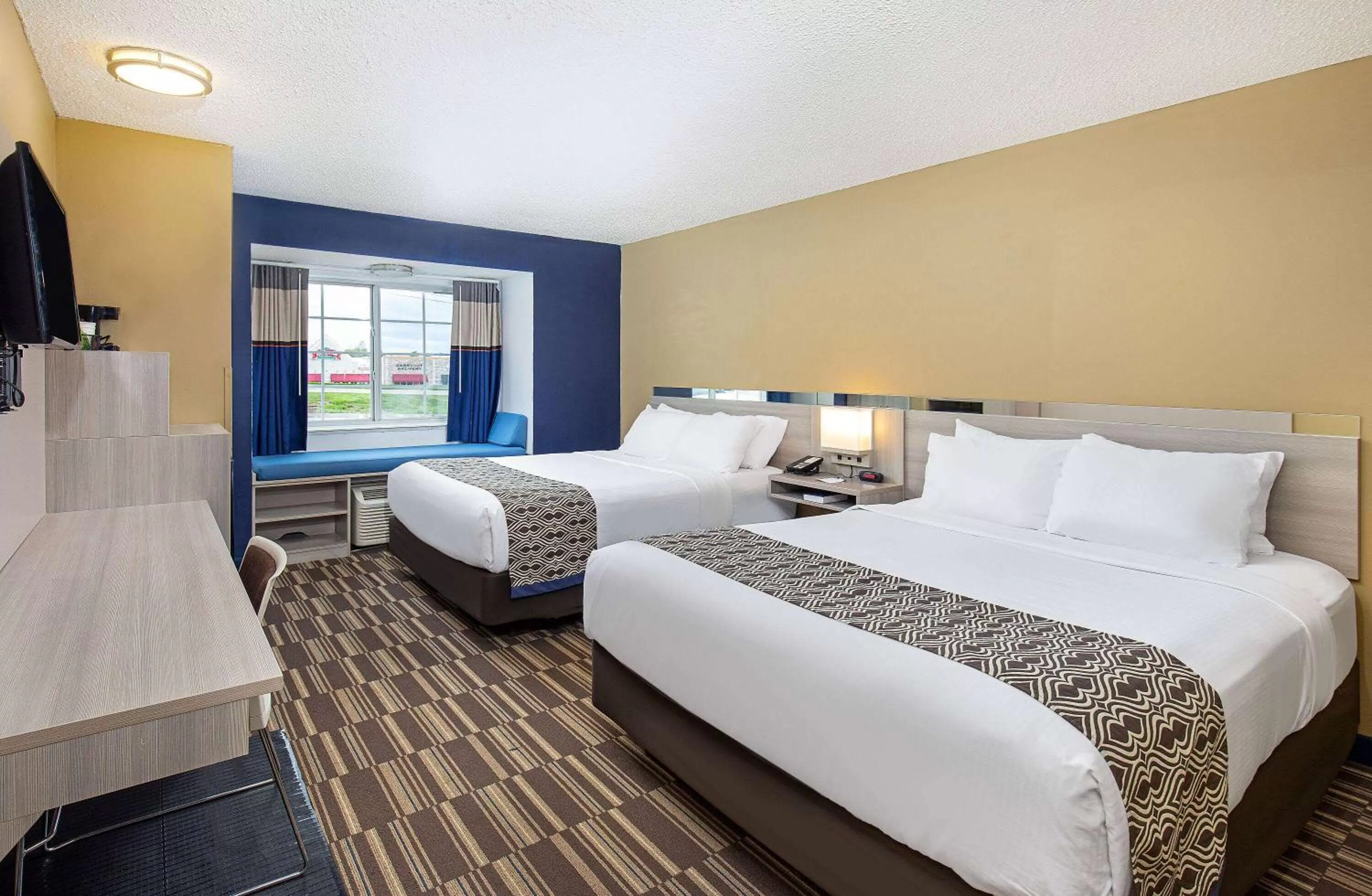 Photo of the whole room, Bed in Microtel Inn & Suites by Wyndham Dry Ridge