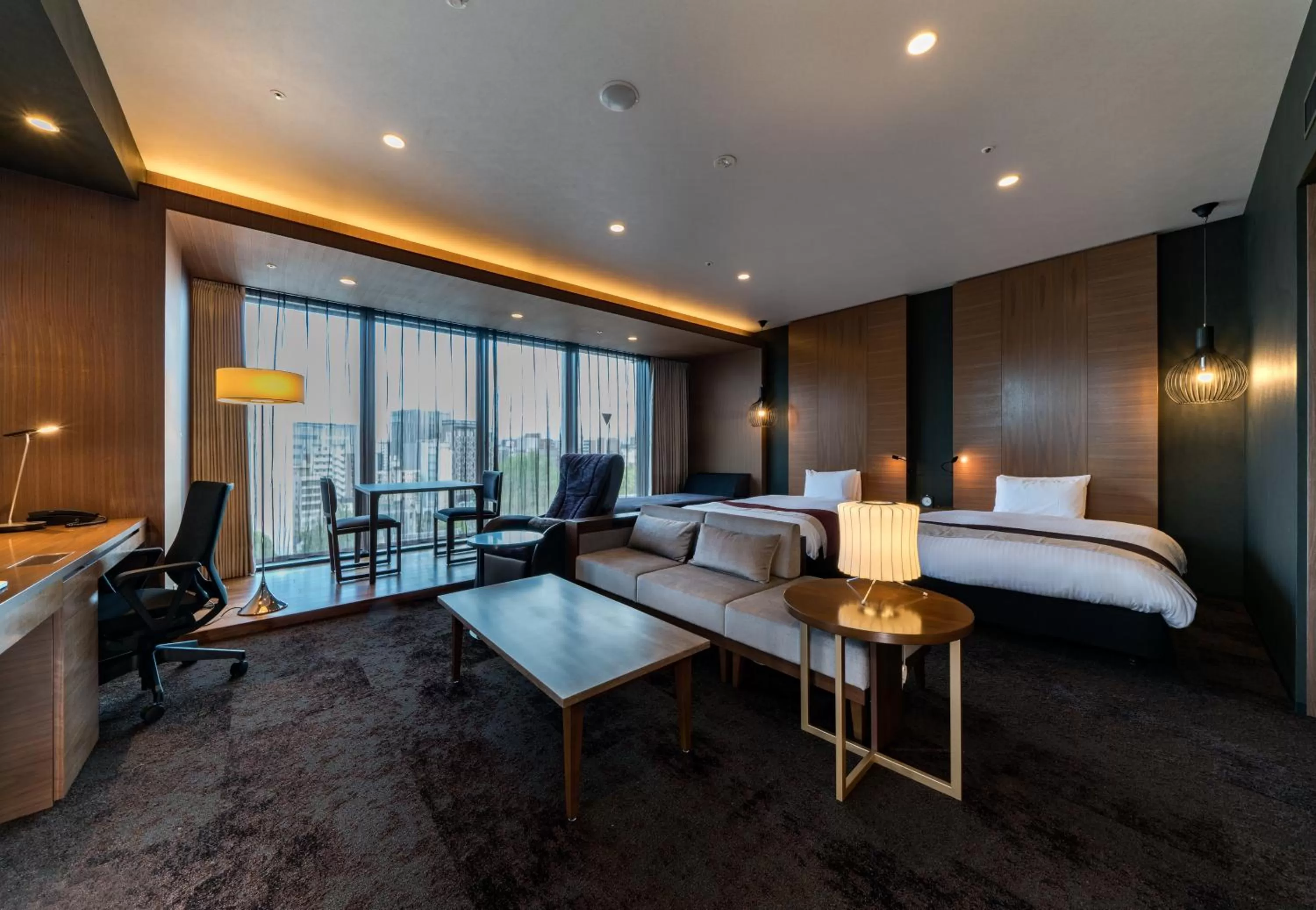 Photo of the whole room, Bed in Daiwa Roynet Hotel Hakata Reisen PREMIER