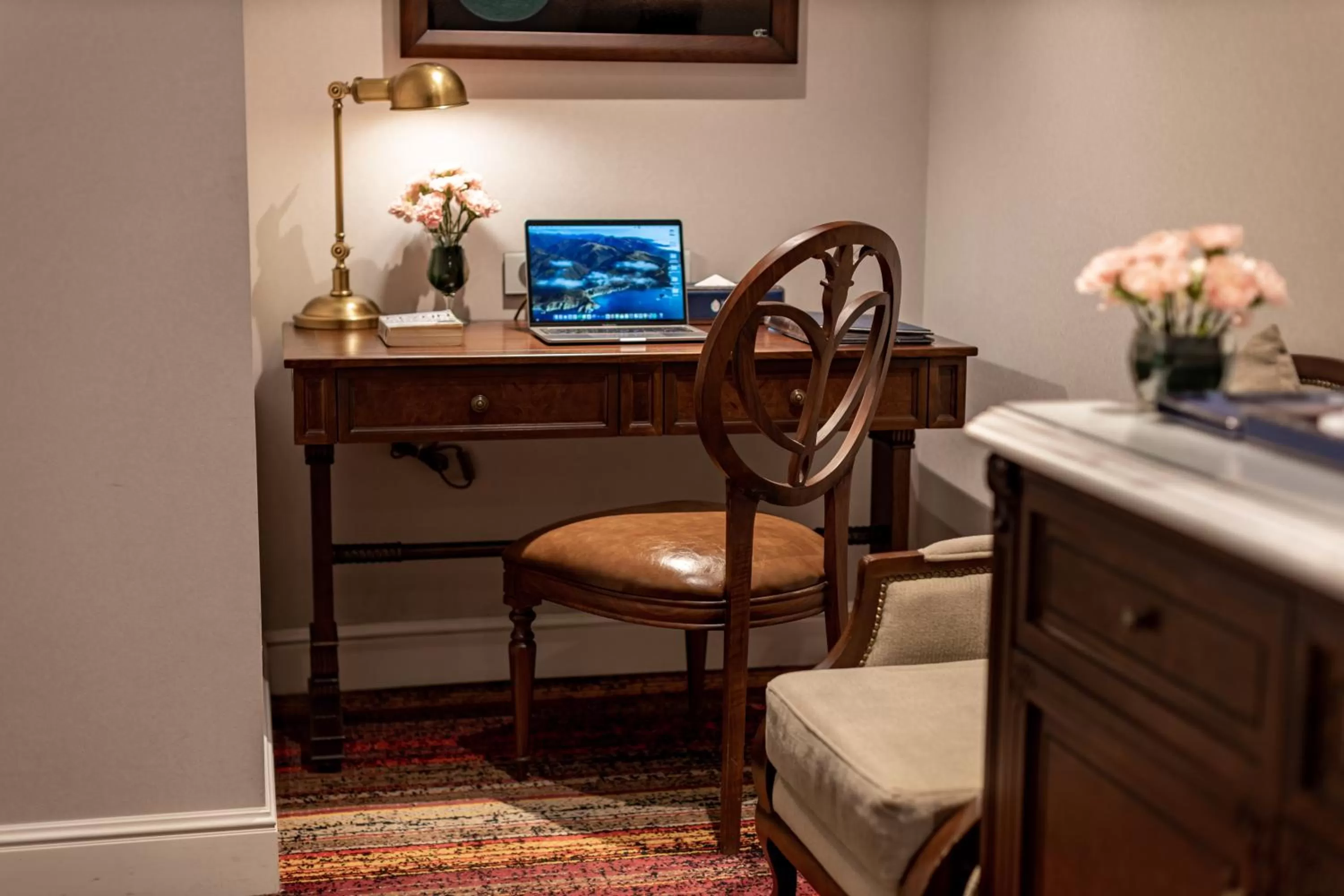 hair dresser in The Lapis Hotel