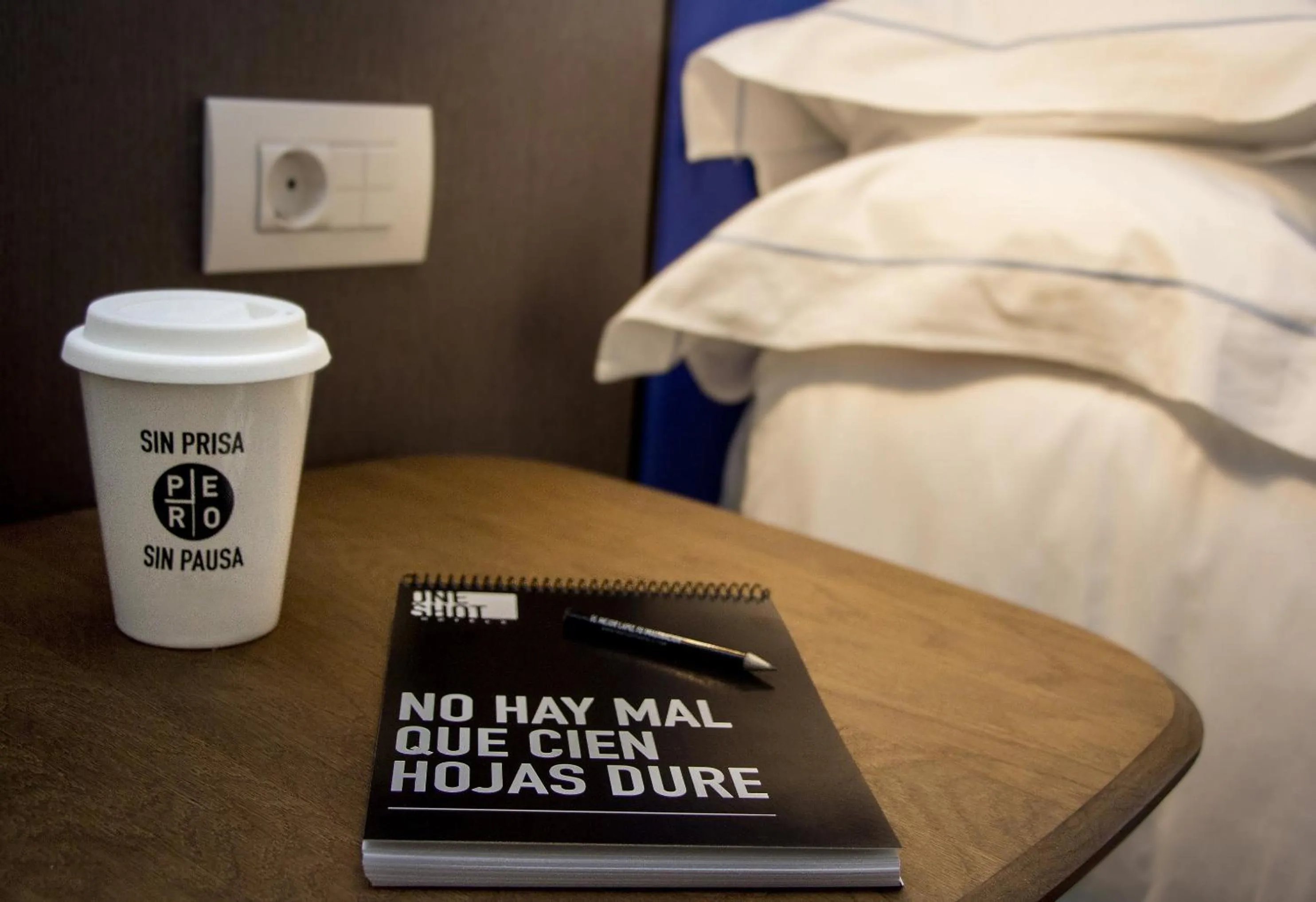 Decorative detail in One Shot Colón