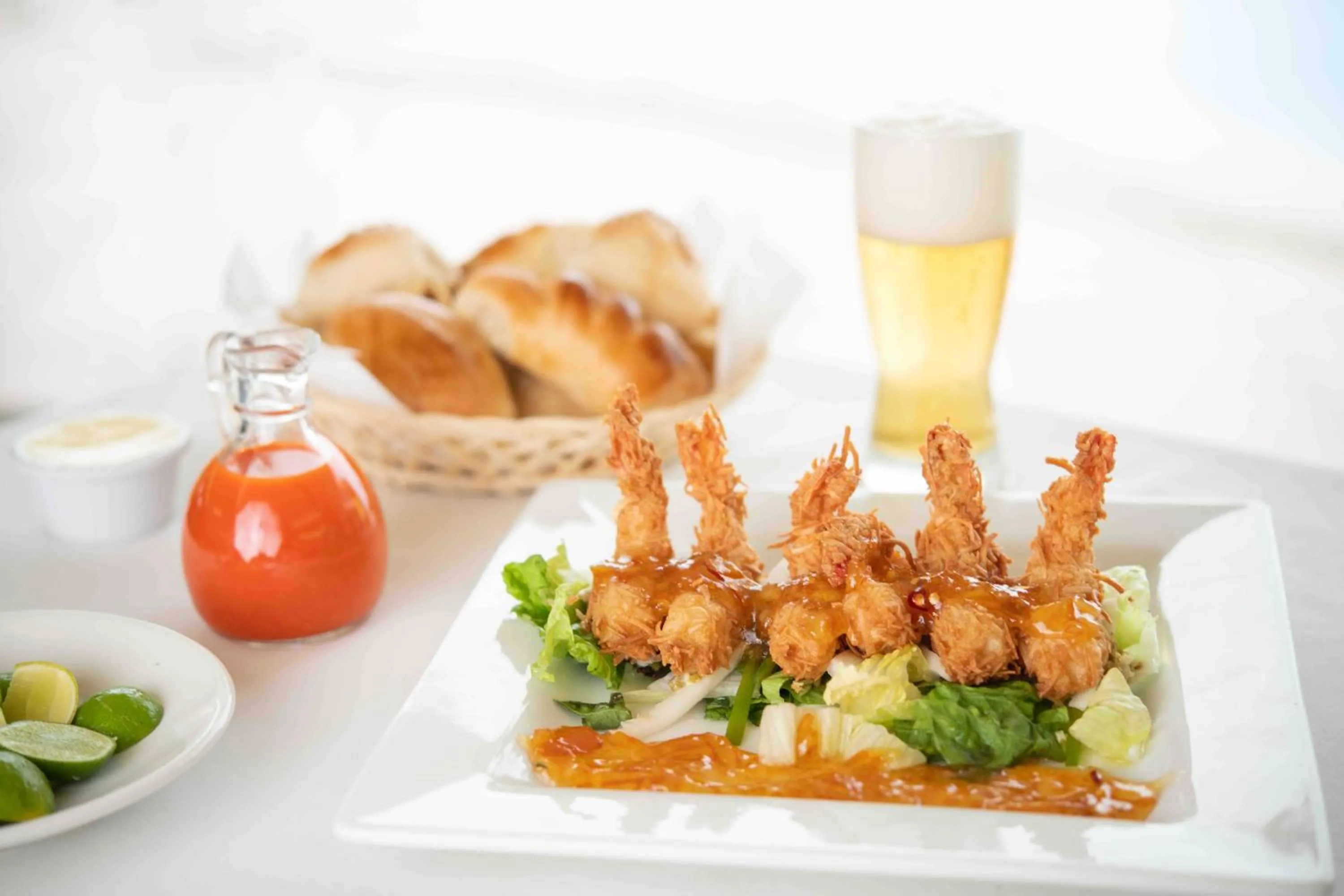 Food in Hotel Arenas del Mar Resort