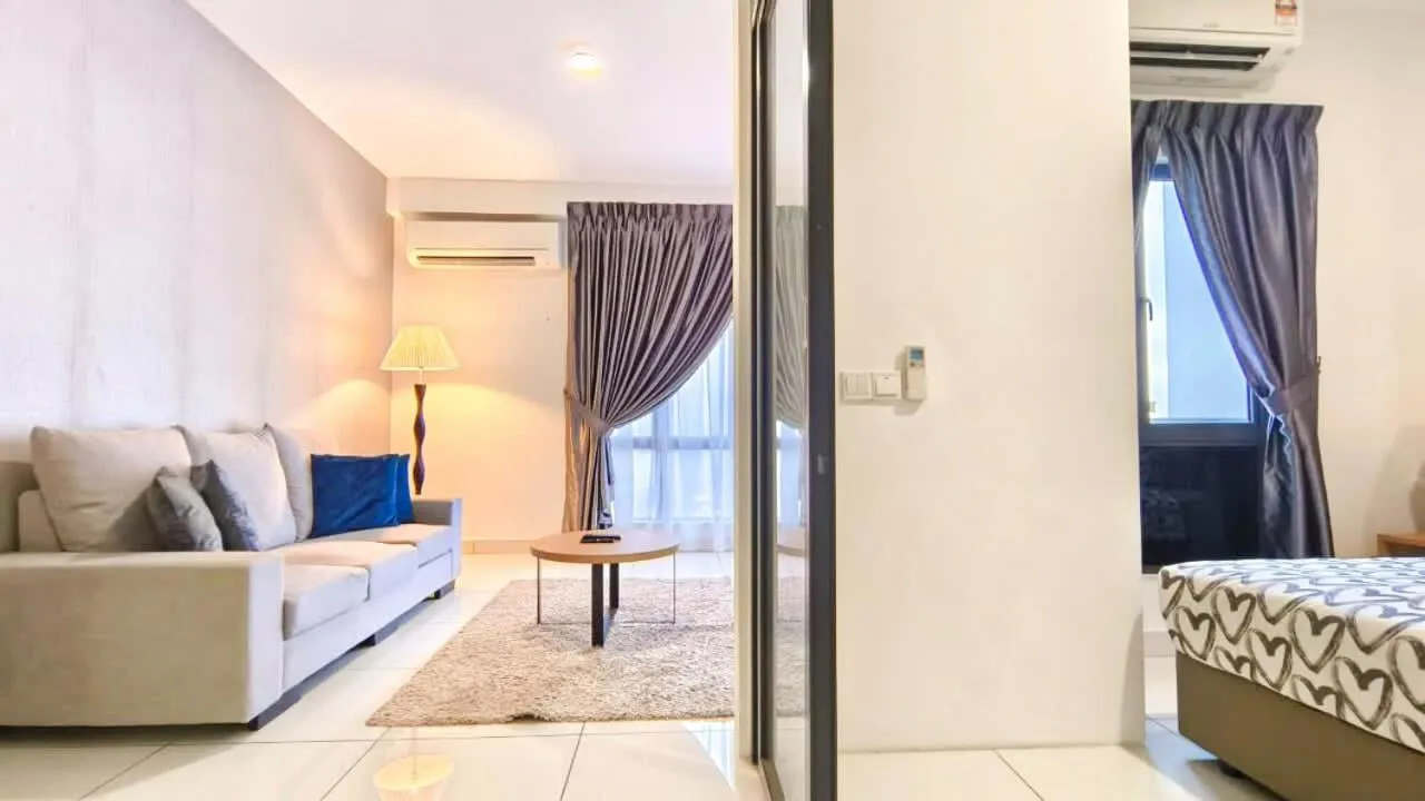 Seating Area in 1 Tebrau Suites by Subhome