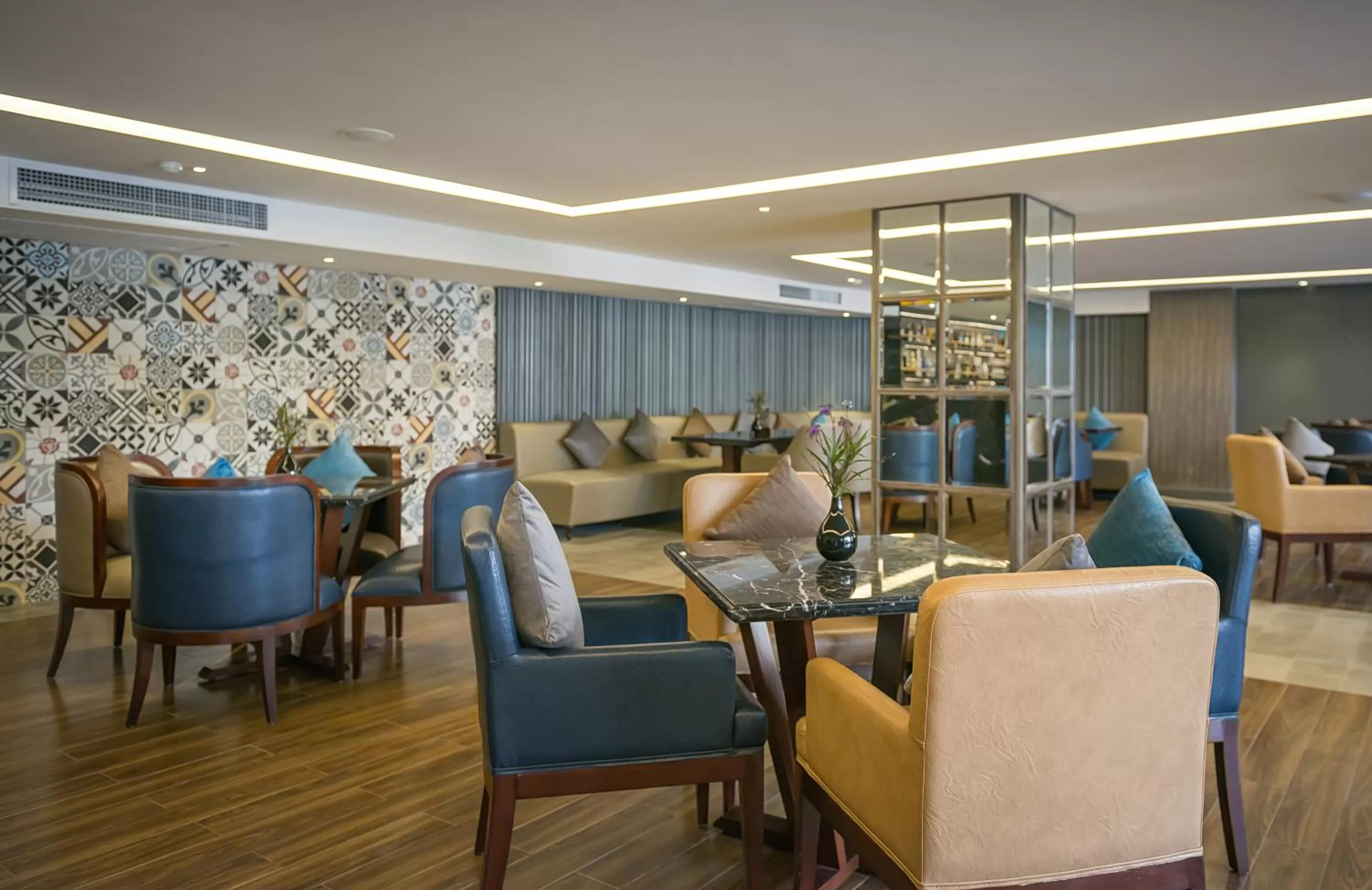 Lobby or reception in Paradise Suites Hotel