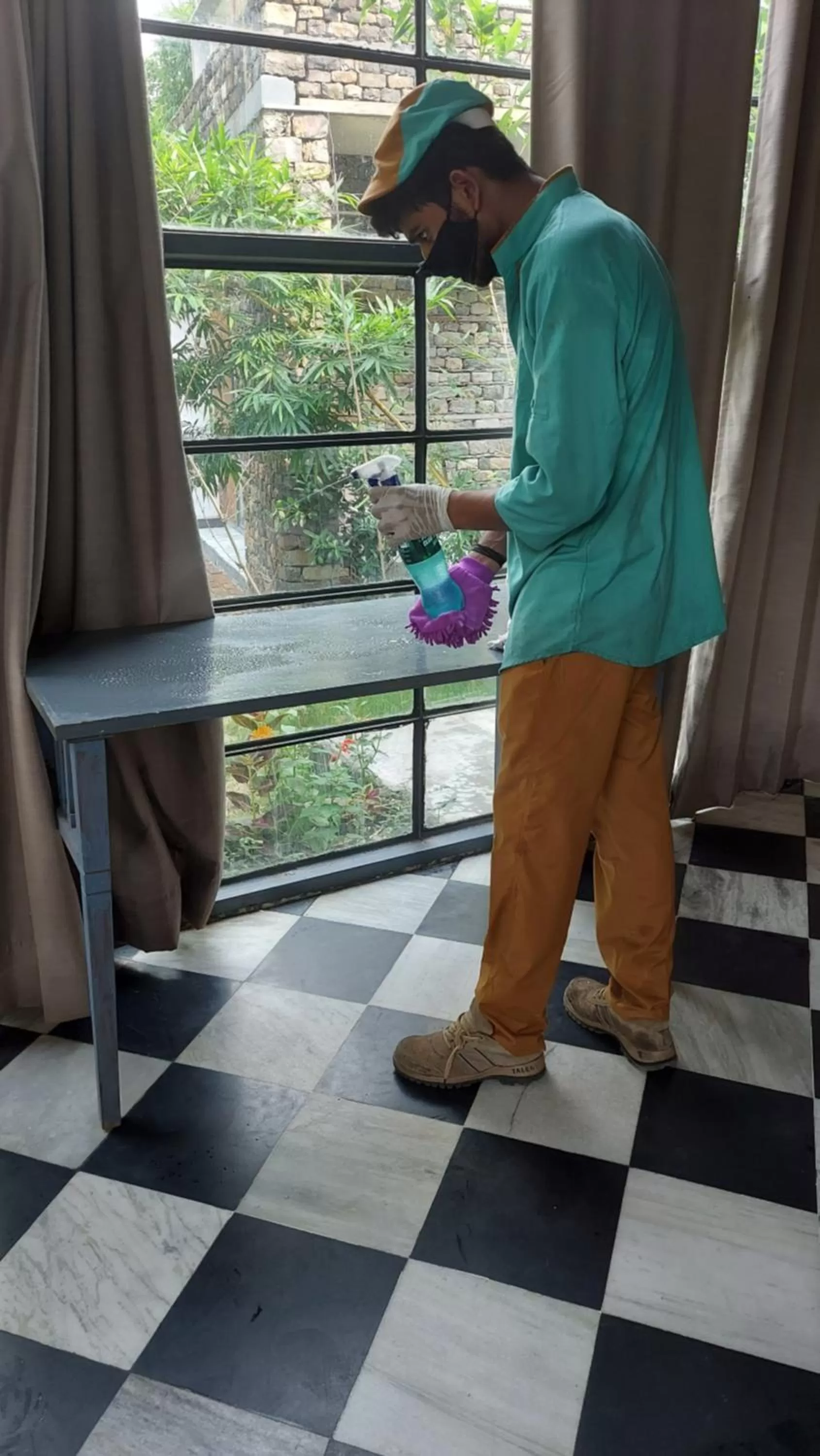 Staff in Nishantam Rishikesh