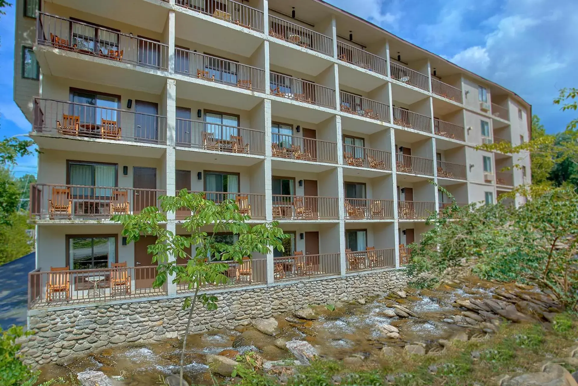 Sidney James Mountain Lodge Sidney James Mountain Lodge