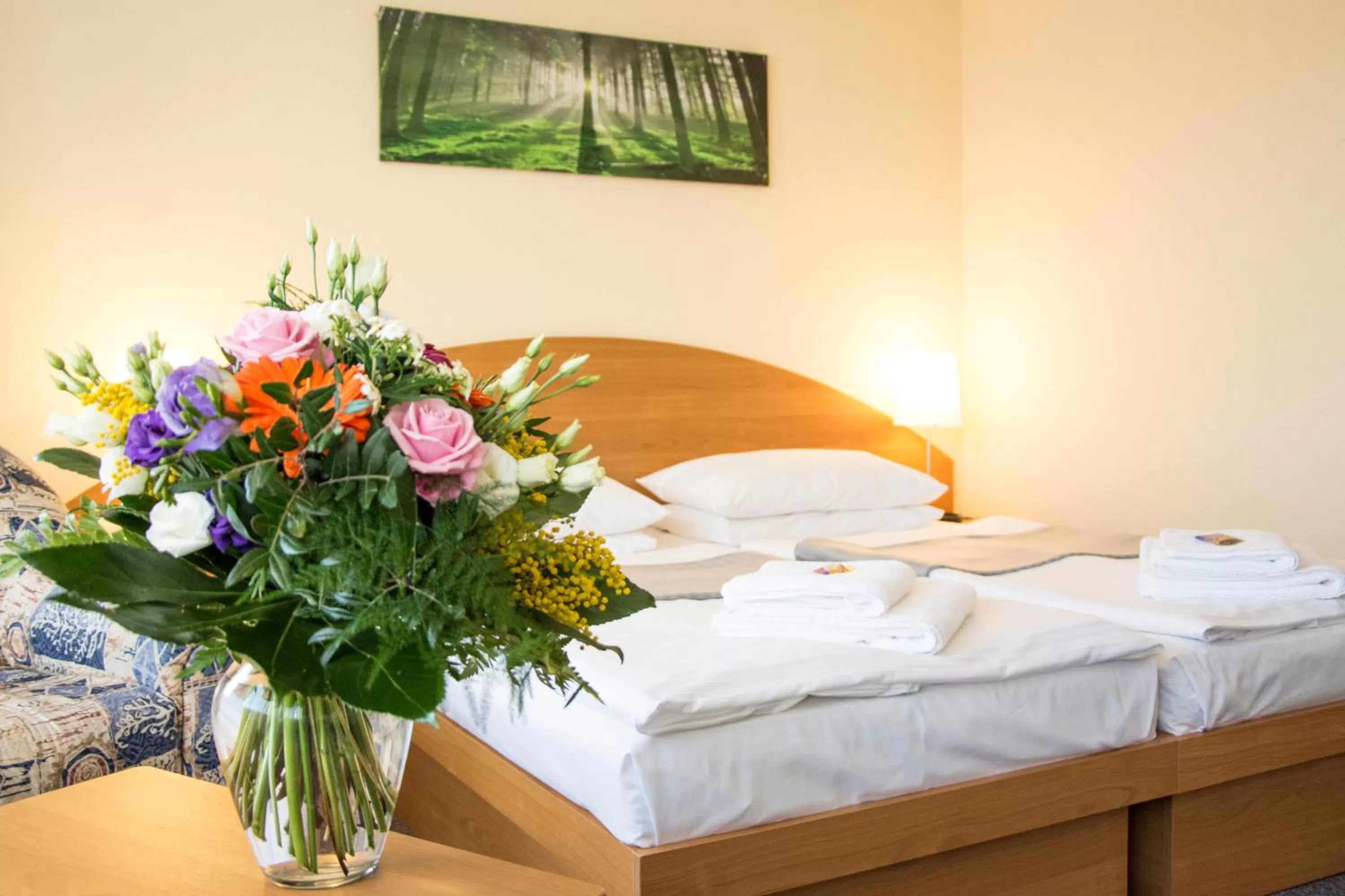 Bedroom, Bed in astral'Inn Leipzig Hotel & Restaurant