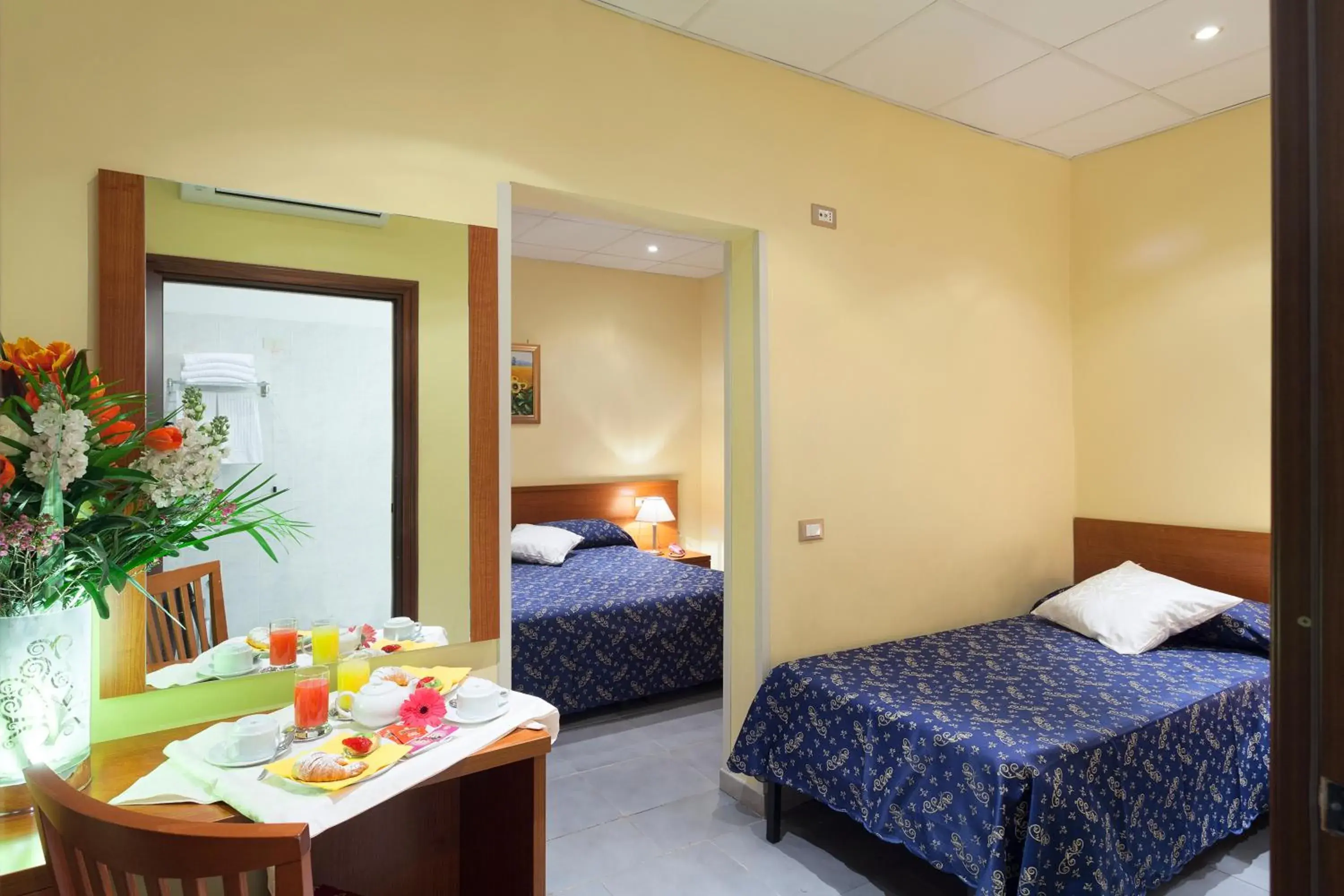 Quintuple Room (5 Adults) in Hotel Oriente Quintuple Room (5 Adults) in Hotel Oriente