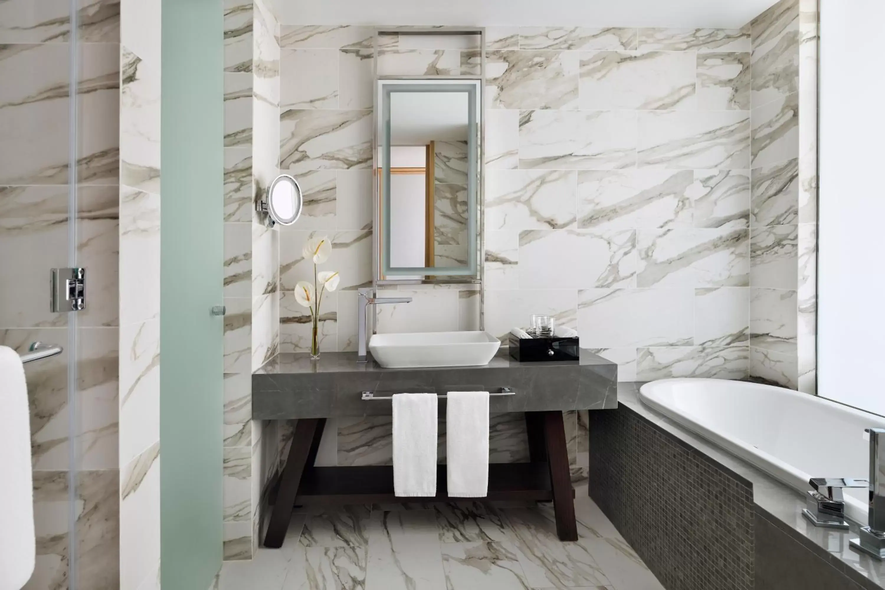 1 King Standard Club Floor Top Floor in Crowne Plaza - Jeddah Al Salam by IHG 1 King Standard Club Floor Top Floor in Crowne Plaza - Jeddah Al Salam by IHG