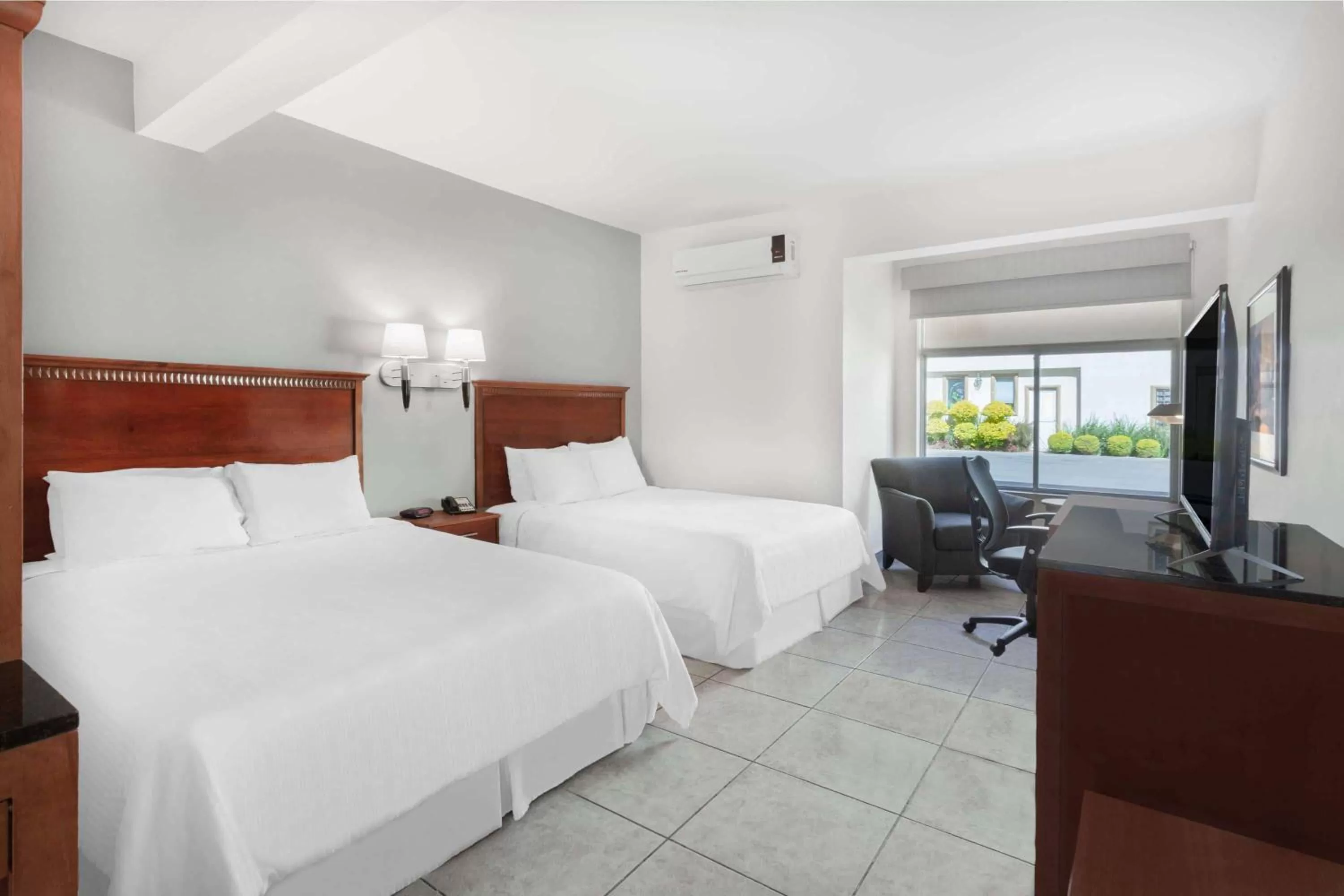 Photo of the whole room, Bed in Days Inn by Wyndham Piedras Negras