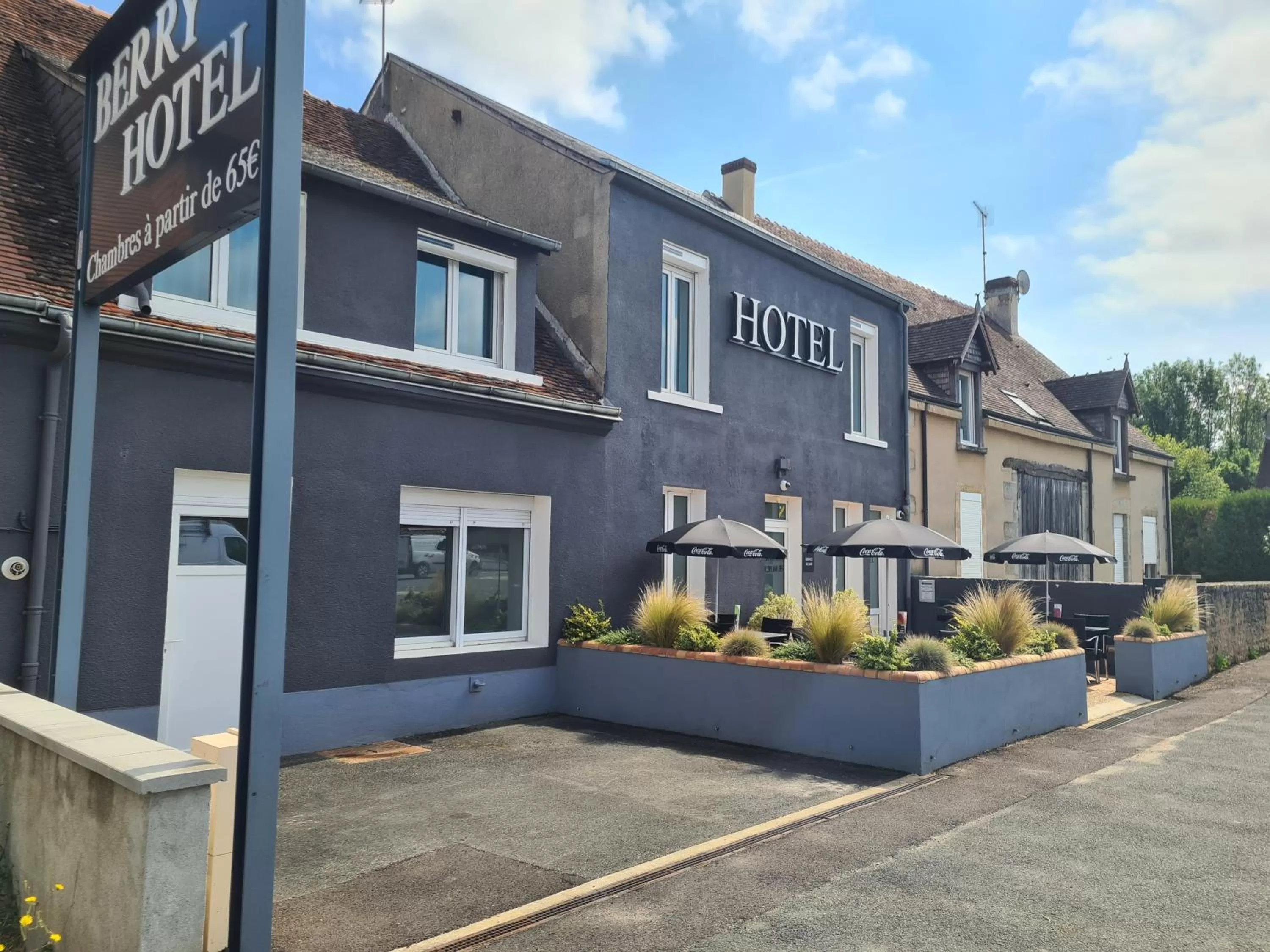 Property Building in Berry Hôtel La Châtre