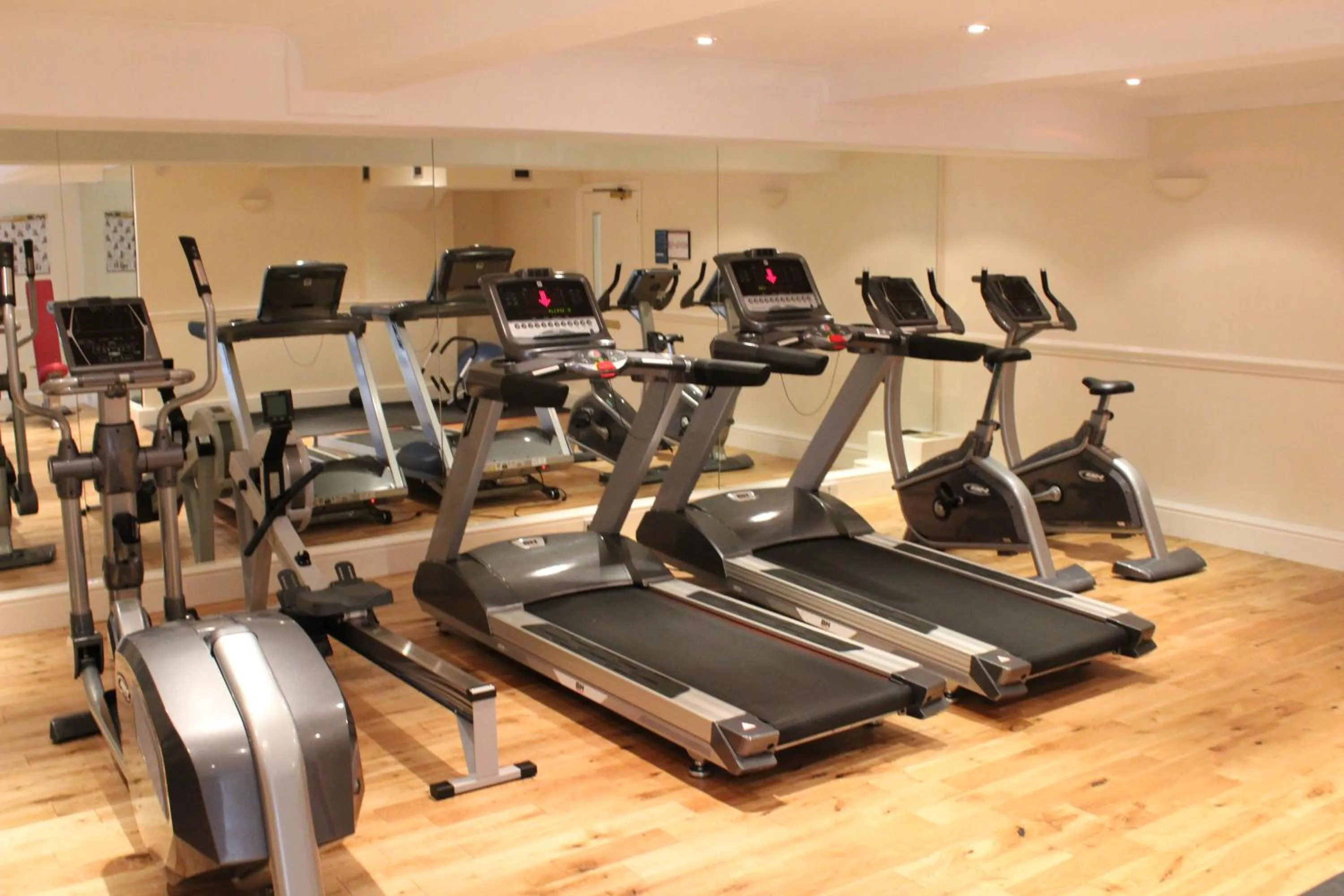 Fitness centre/facilities in The Manor Elstree