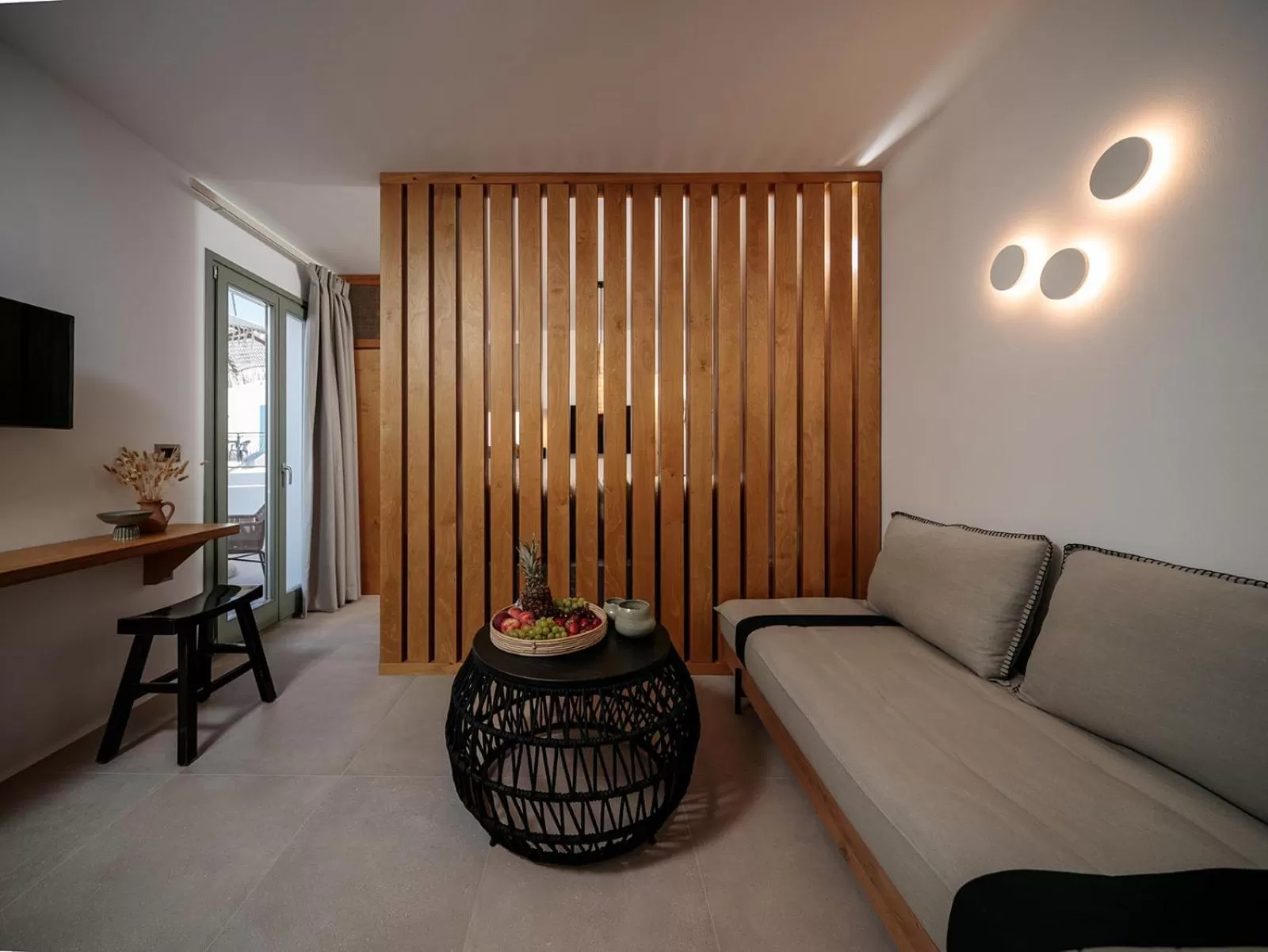 TV and multimedia, Seating Area in Makava Suites Naxos