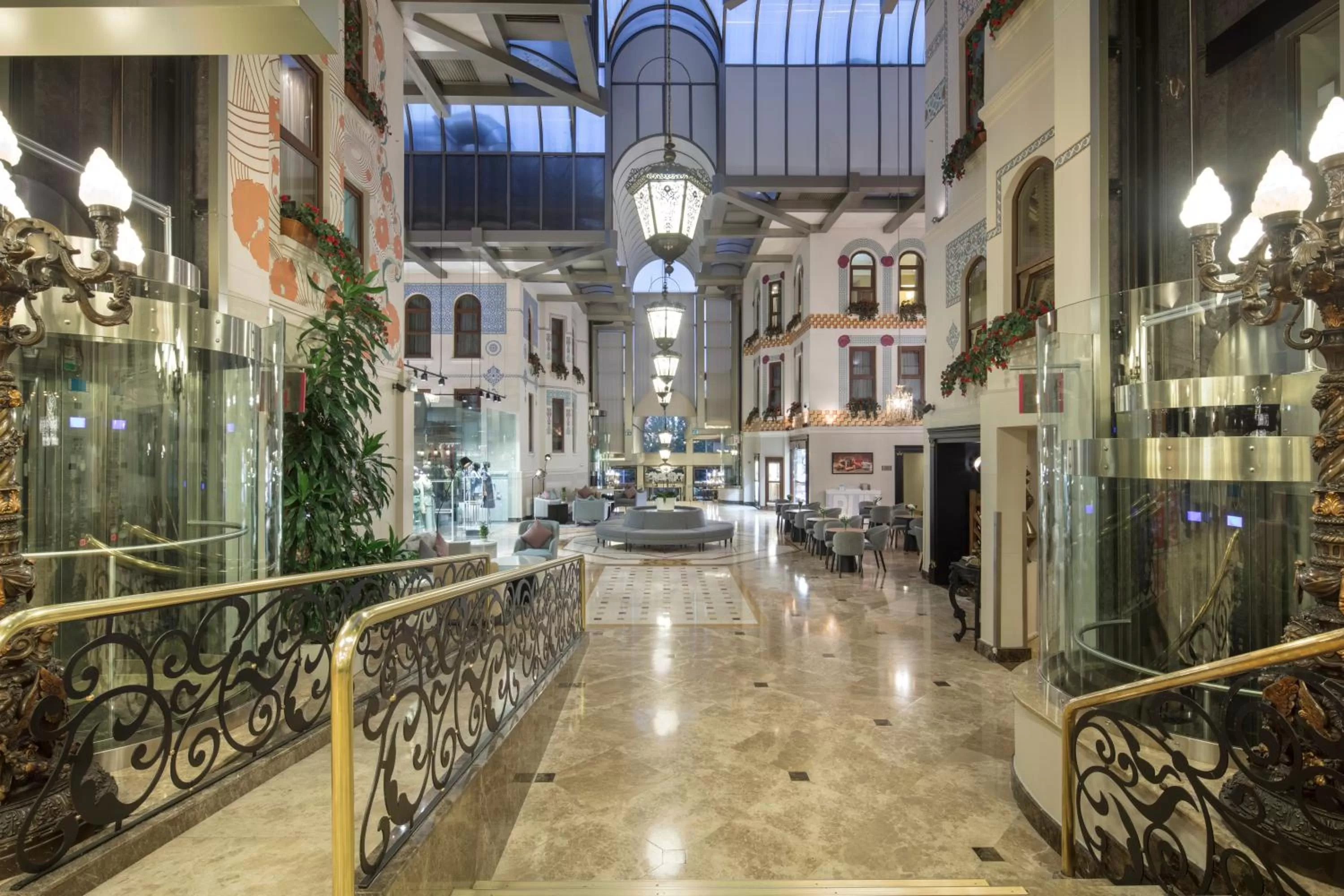Lobby or reception in Crowne Plaza Istanbul - Old City by IHG