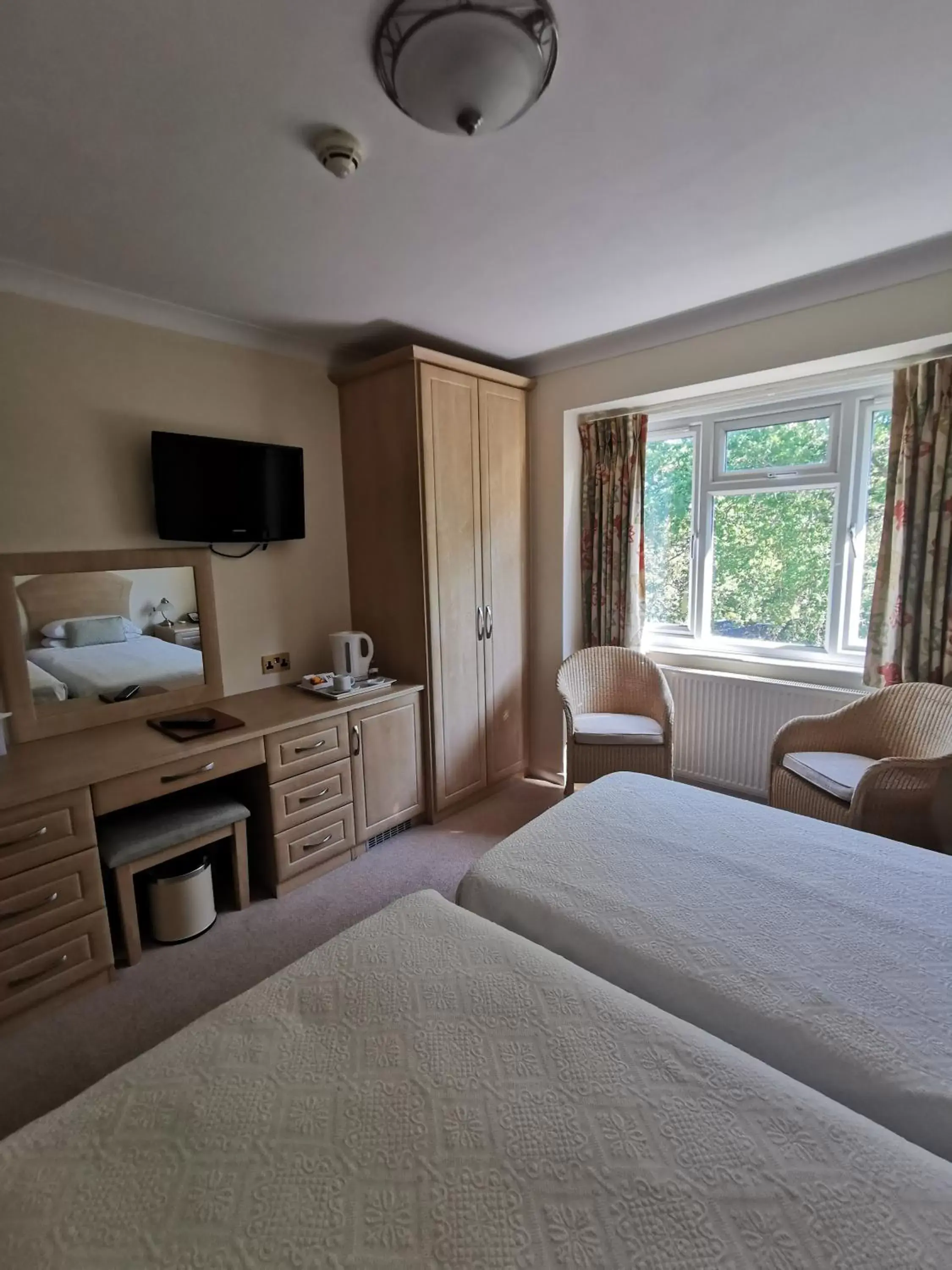 Standard Twin Room in The Grove Hotel Standard Twin Room in The Grove Hotel