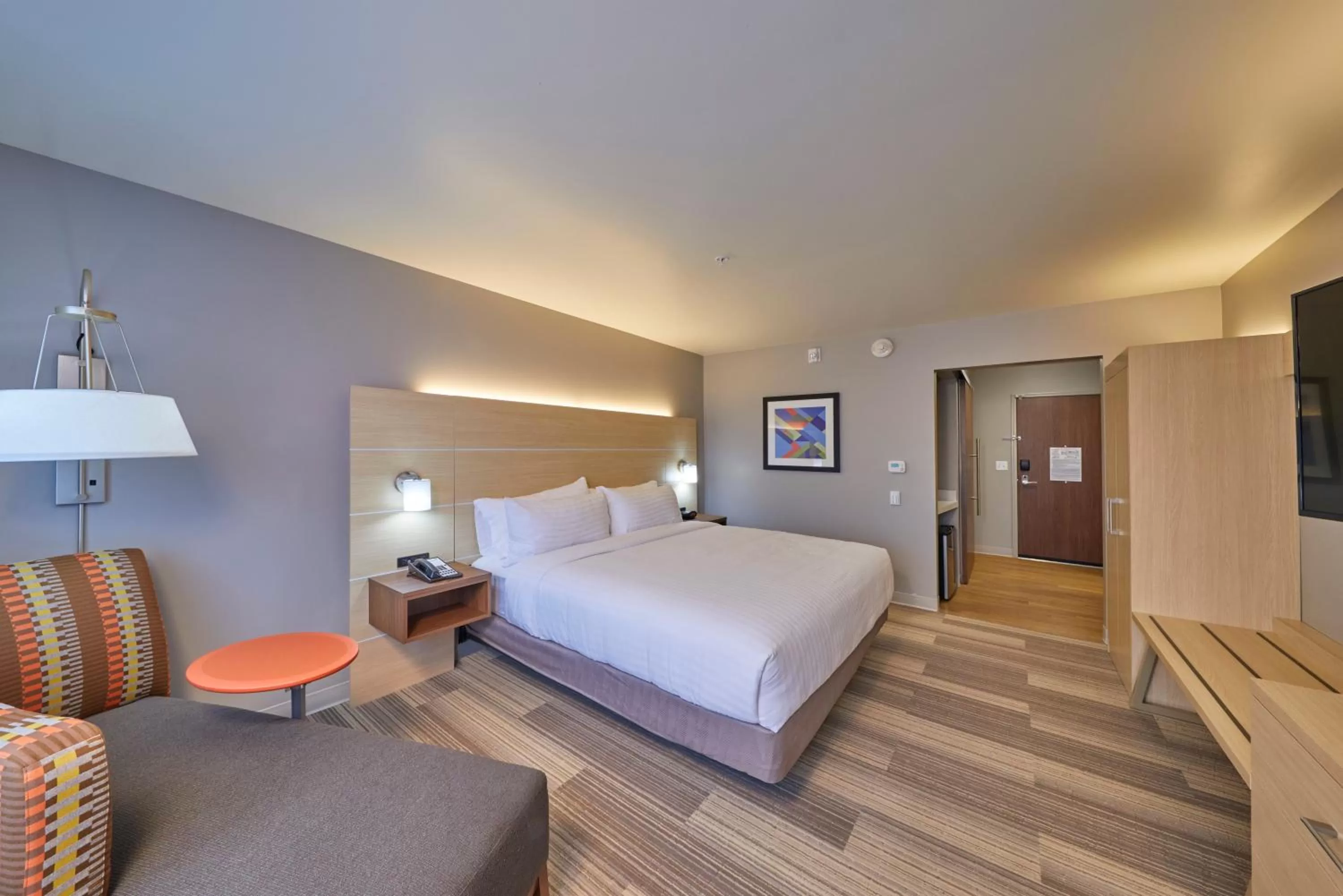 Bedroom, Bed in Holiday Inn Express & Suites - Hermiston Downtown by IHG