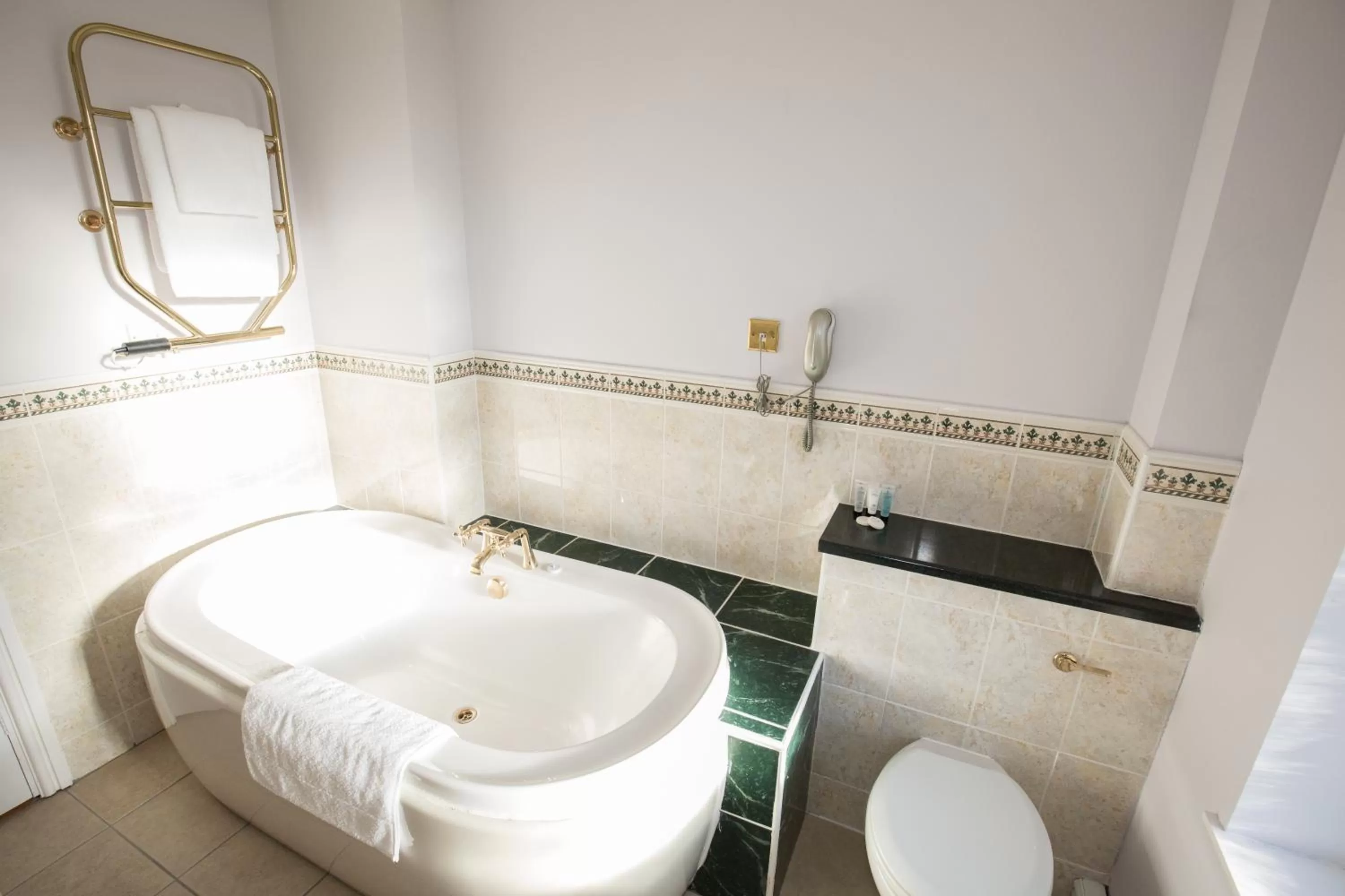 Bathroom in The Peacock Townhouse Hotel Kenilworth - Warwick