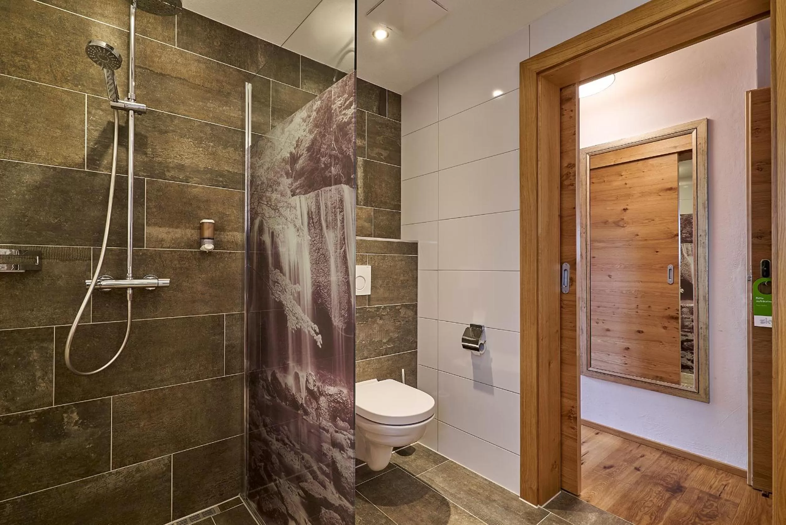 Photo of the whole room in Hotel Enzian