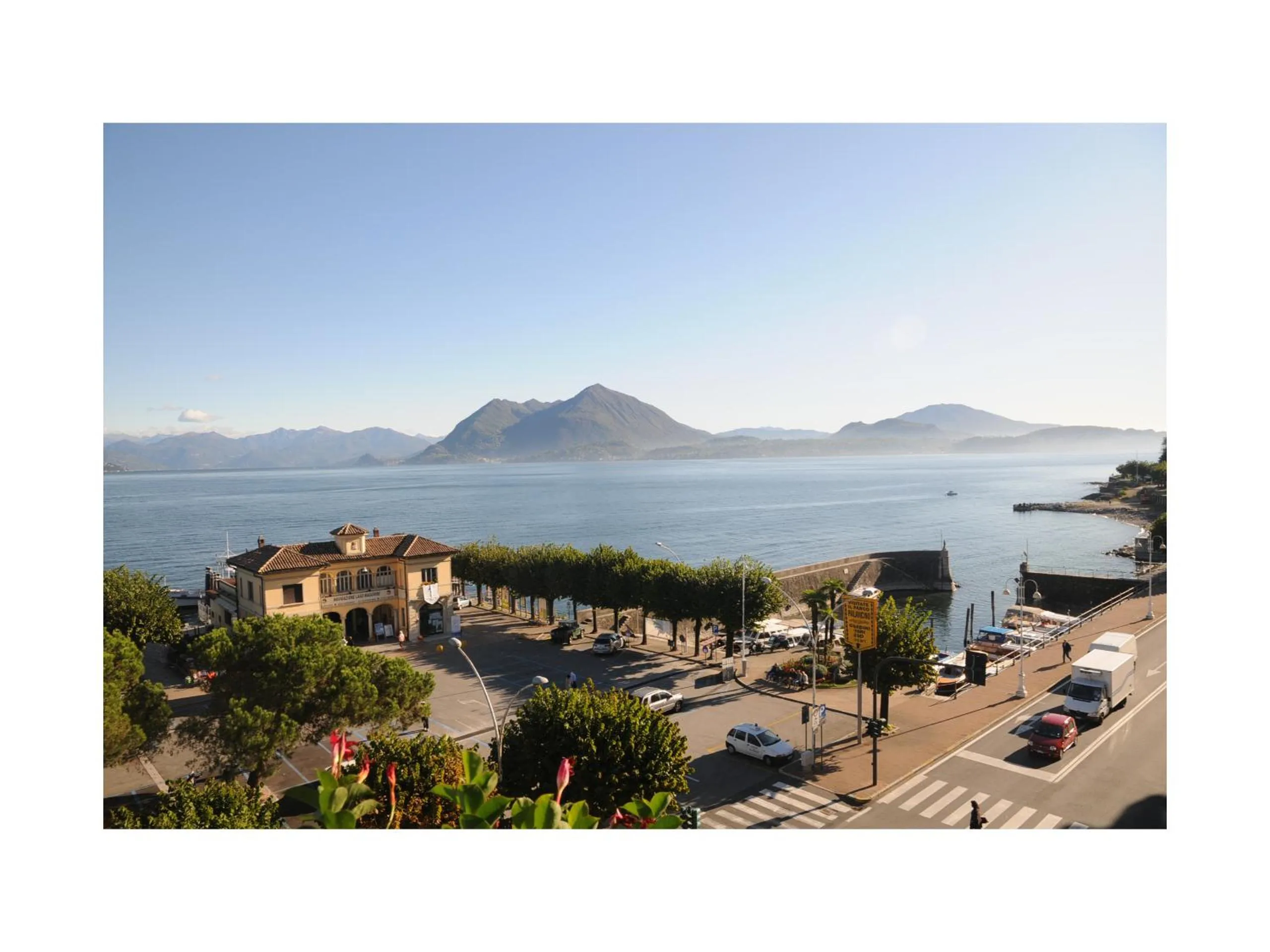 View (from property/room) in Hotel Italie et Suisse