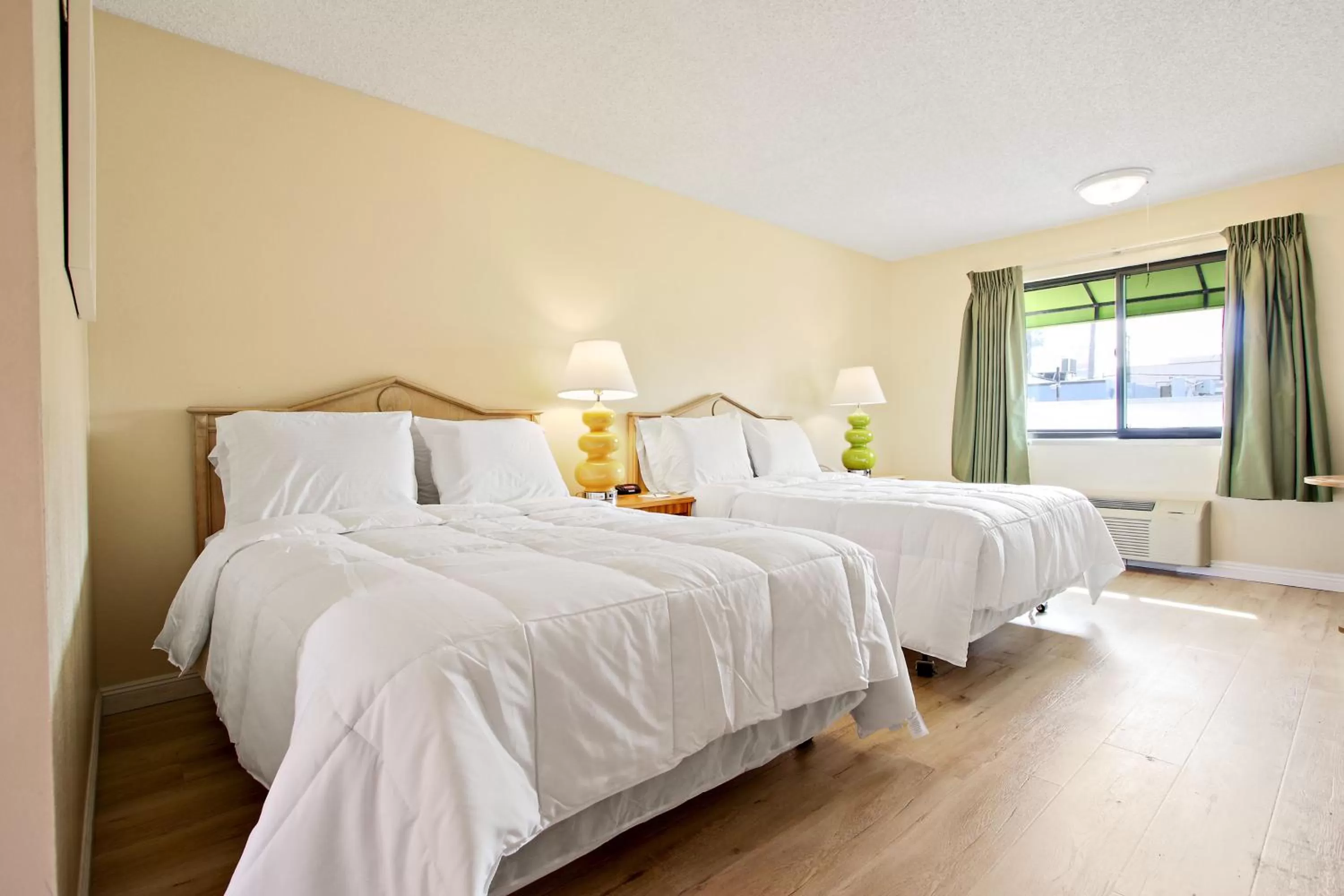 Bedroom, Bed in Rotex Western Inn