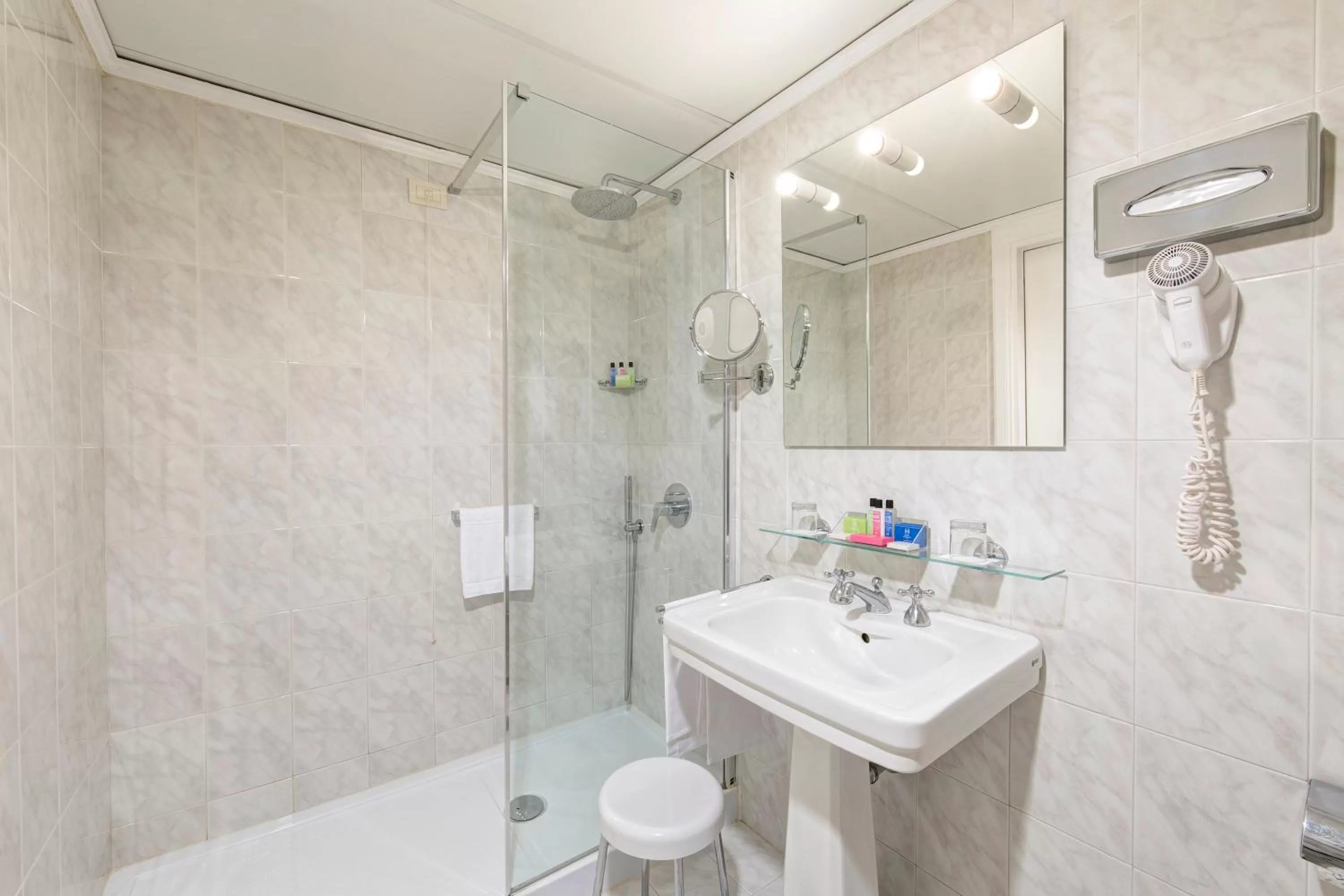 Bathroom in Hotel Quirinale