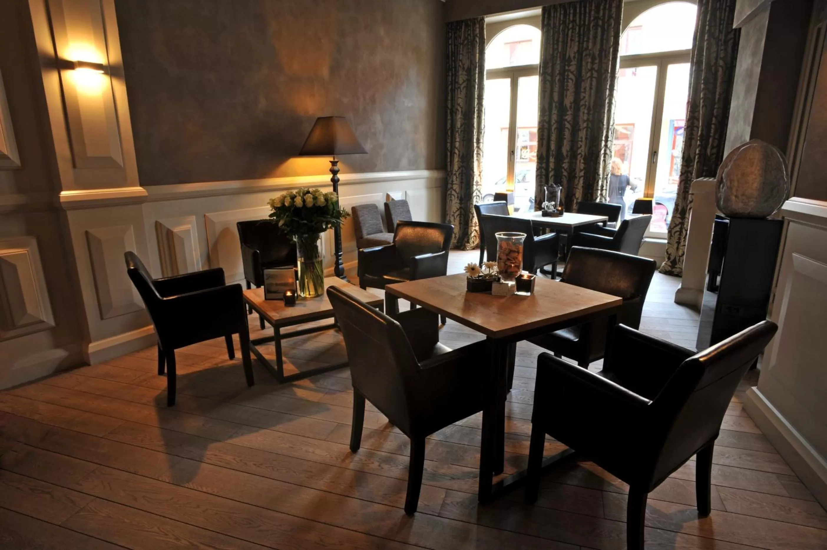 Lounge or bar in Flanders Hotel