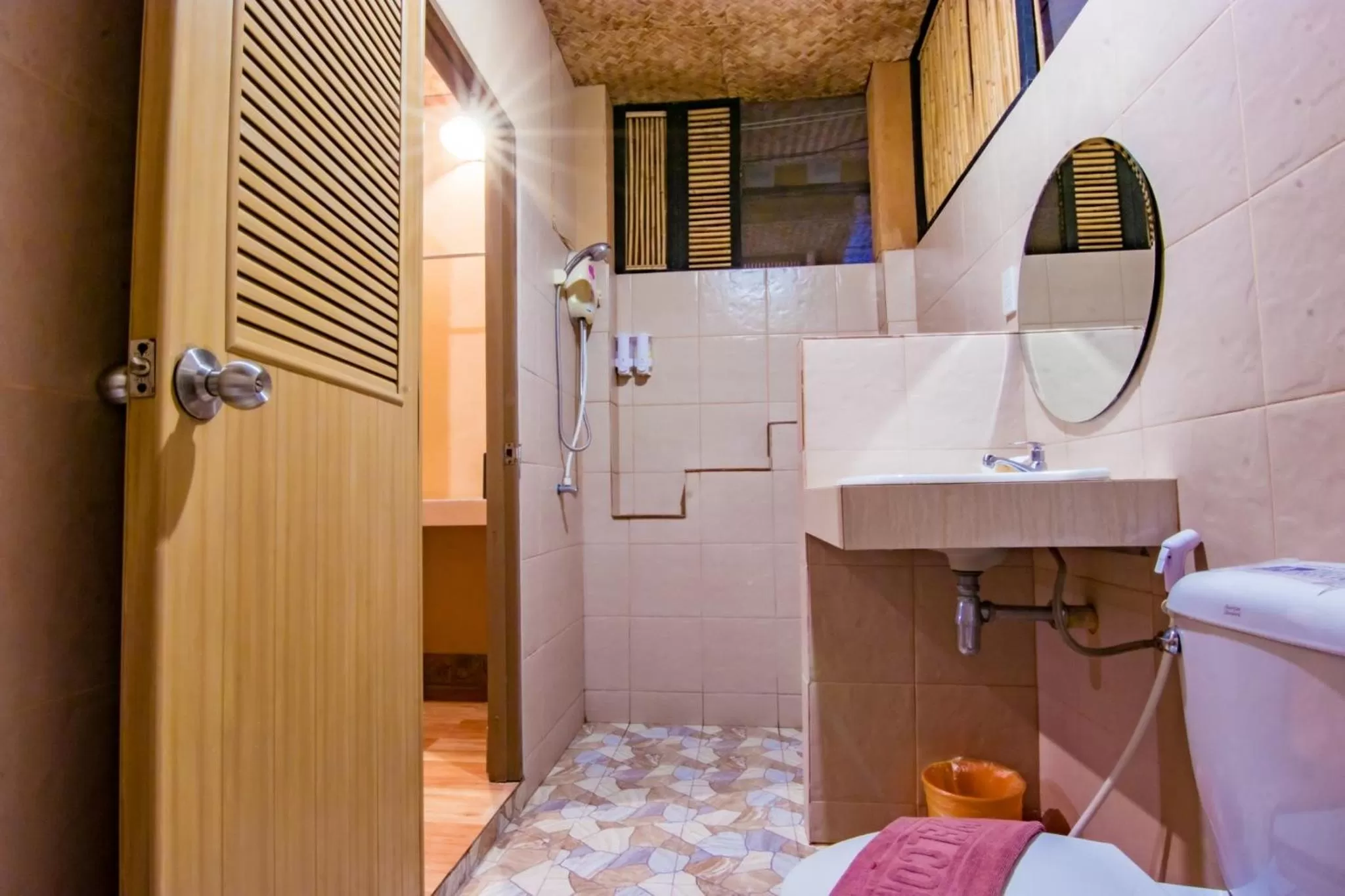 Toilet in Panisara Pool Villa Resort Huahin